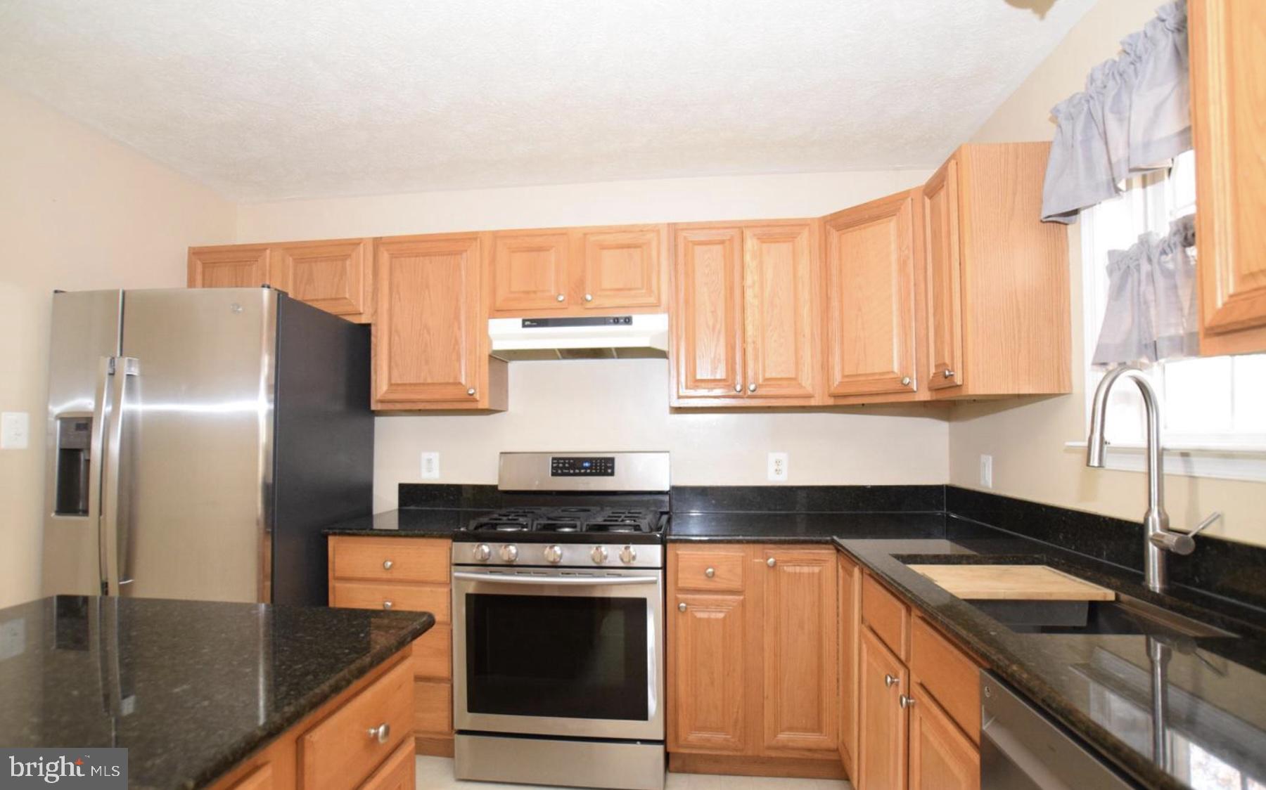 SMOKETREE - Residential Lease