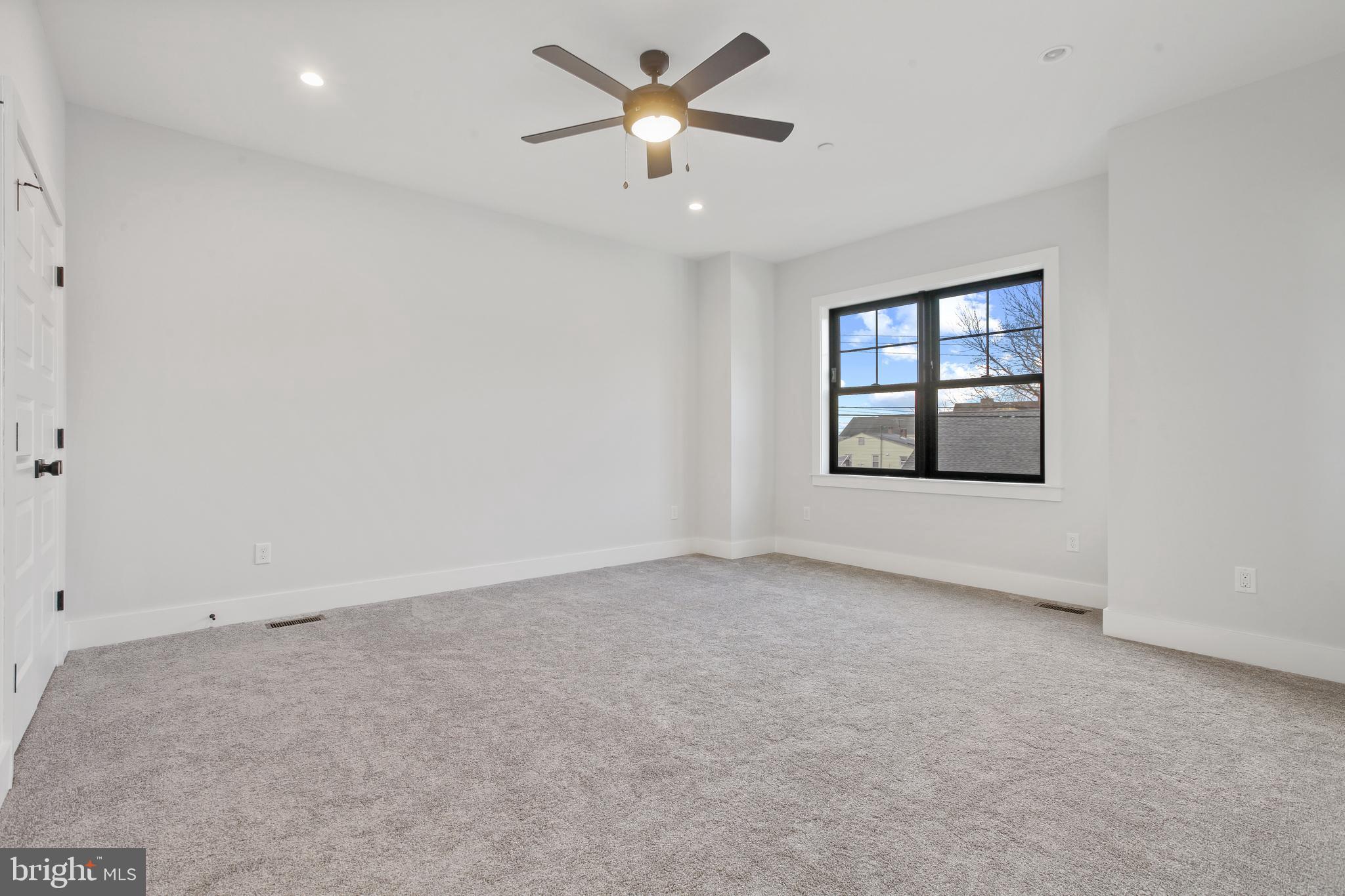 SENECA PARK - Residential