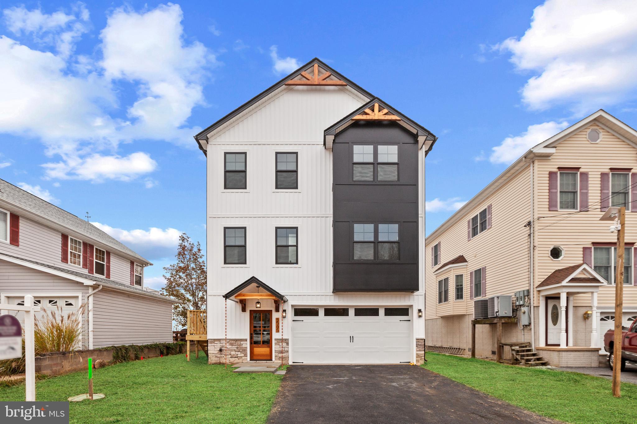 SENECA PARK - Residential