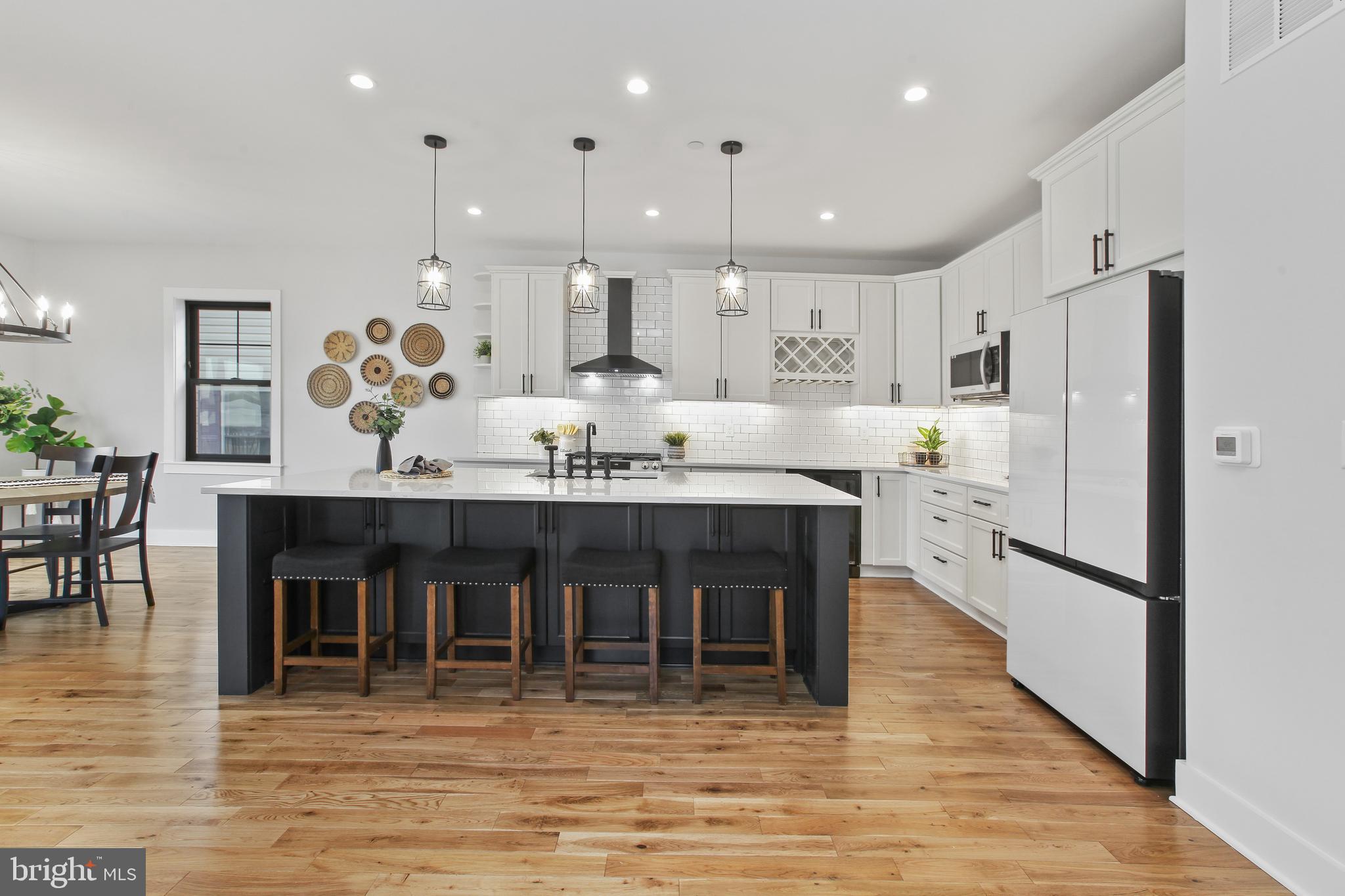 SENECA PARK - Residential