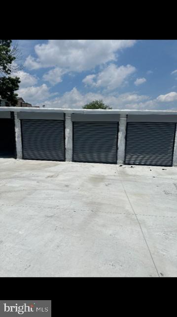 ELMWOOD PARK - Commercial Sale