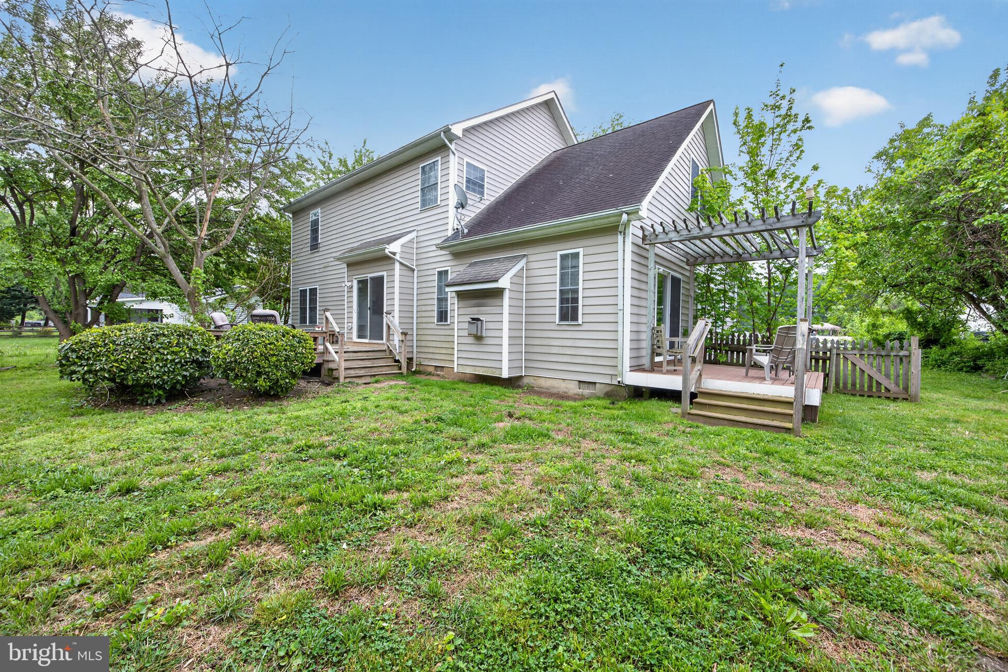 QUEEN ANNE COLONY - Residential