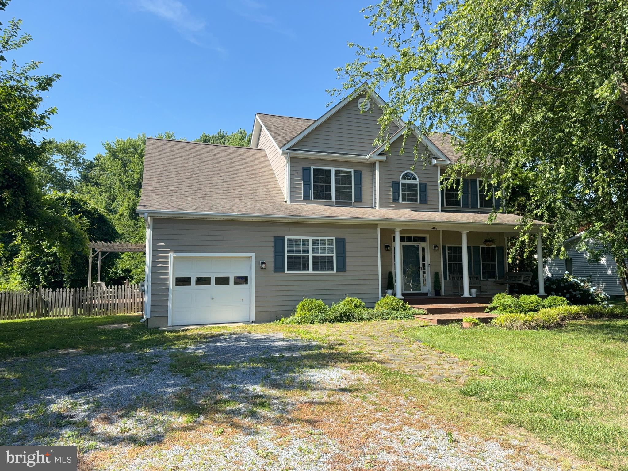 QUEEN ANNE COLONY - Residential