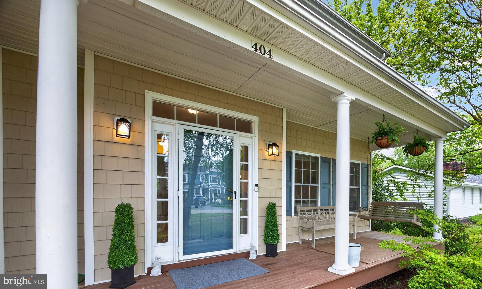 QUEEN ANNE COLONY - Residential