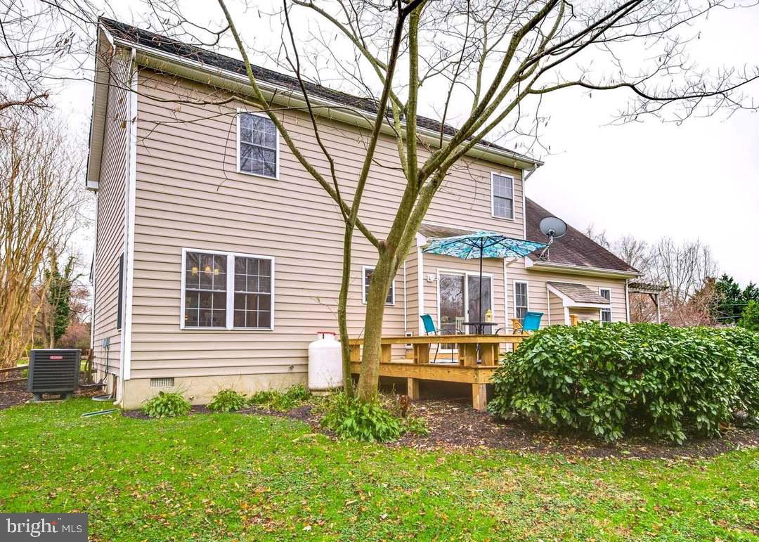 QUEEN ANNE COLONY - Residential