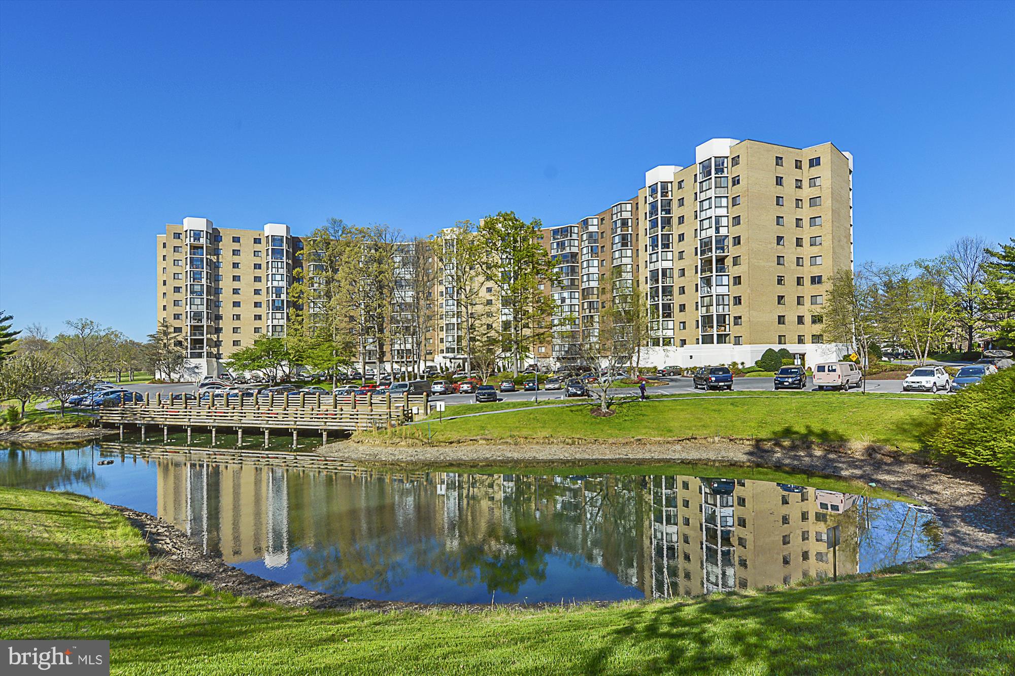 LEISURE WORLD - Residential