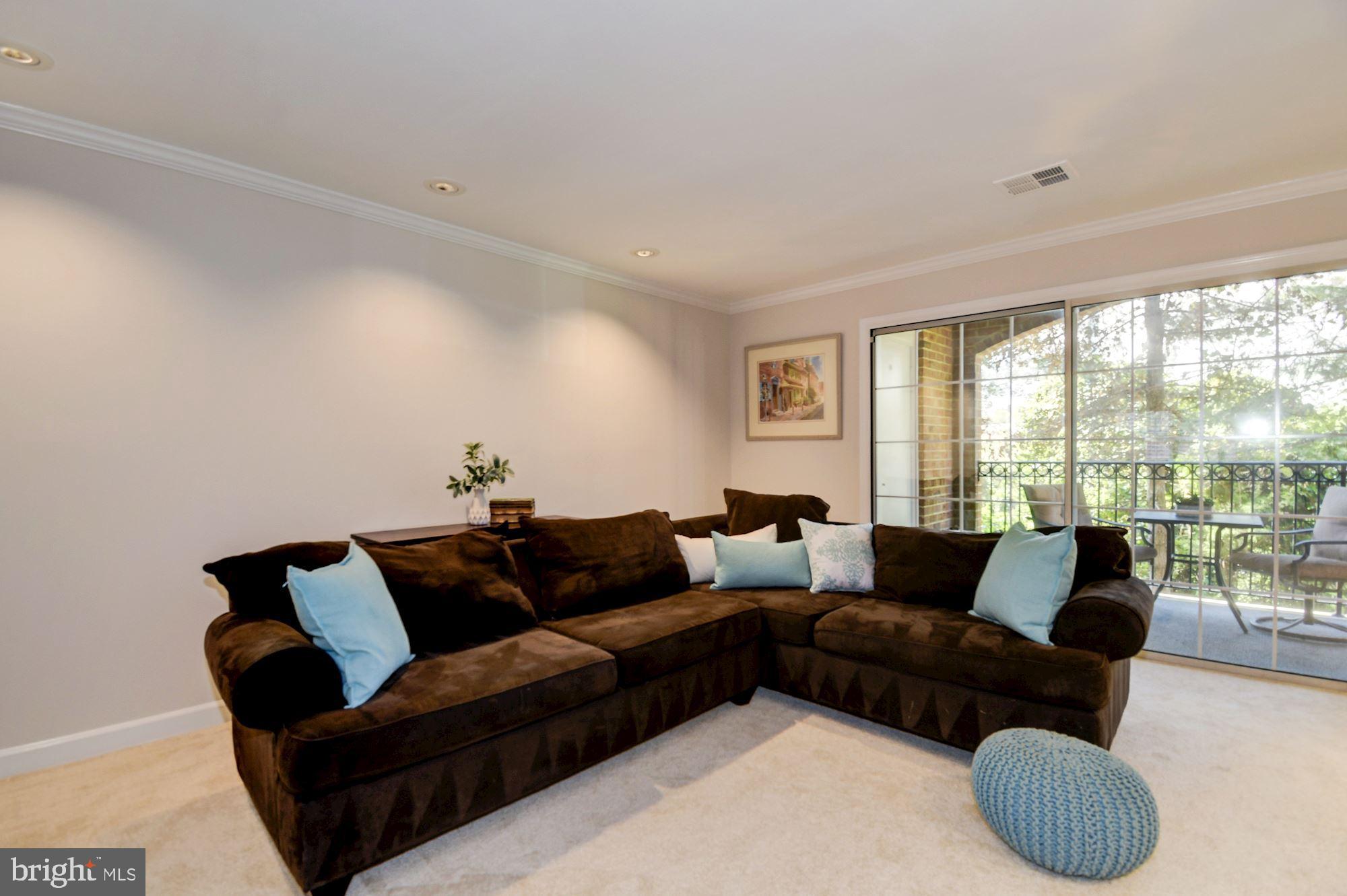 FALLS STATION - Residential Lease