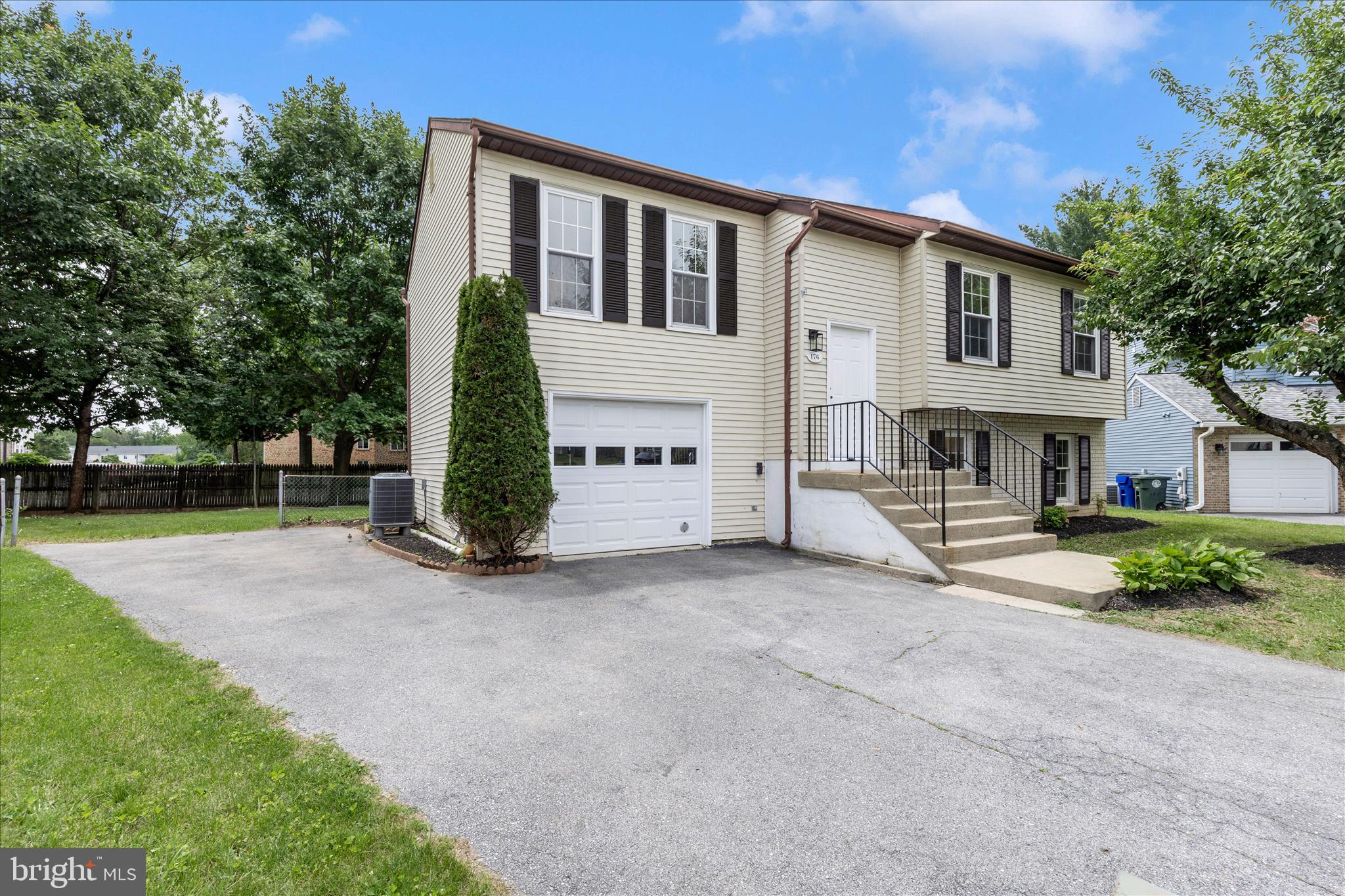 WILLOWCREST - Residential