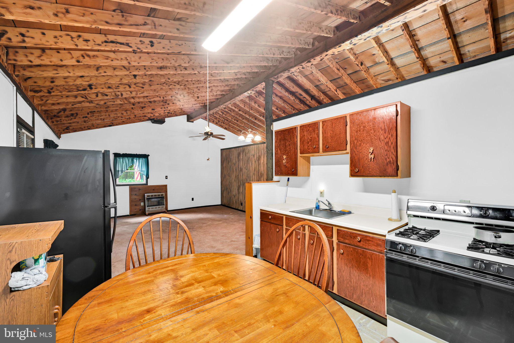 PINE GROVE - Residential
