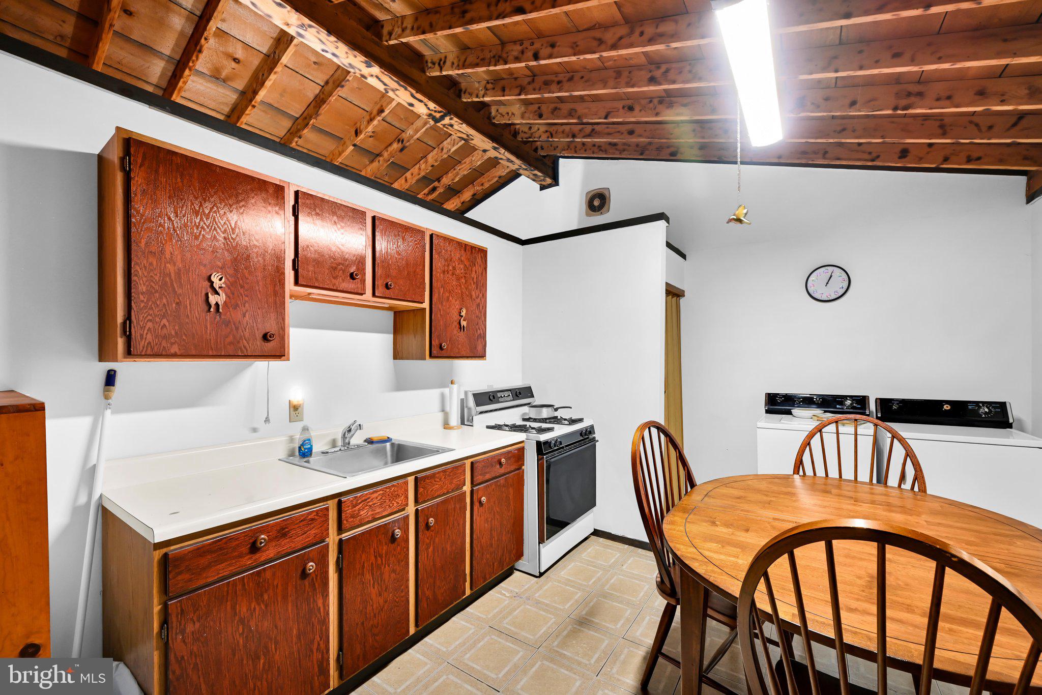 PINE GROVE - Residential