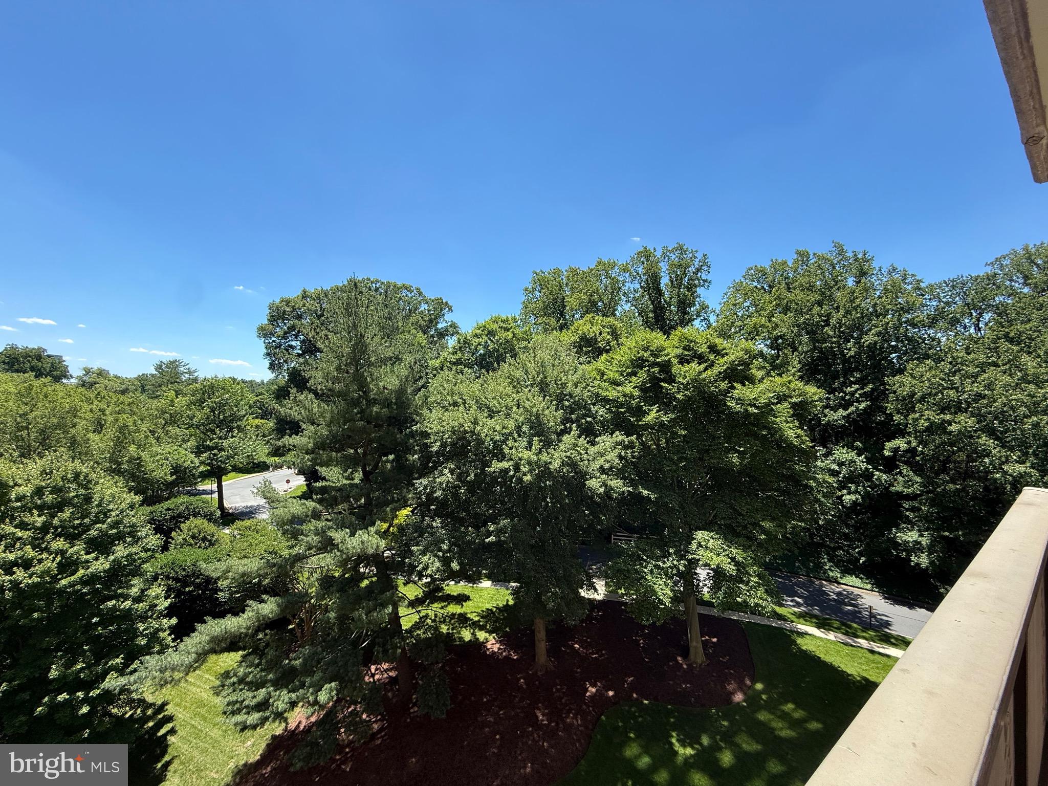 PROMENADE TOWERS - Residential