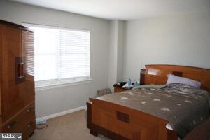 ENCLAVE AT HUNTER CREEK - Residential