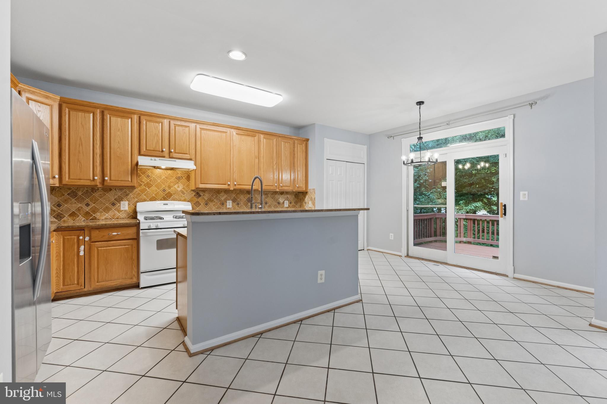 LOWES ISLAND - Residential