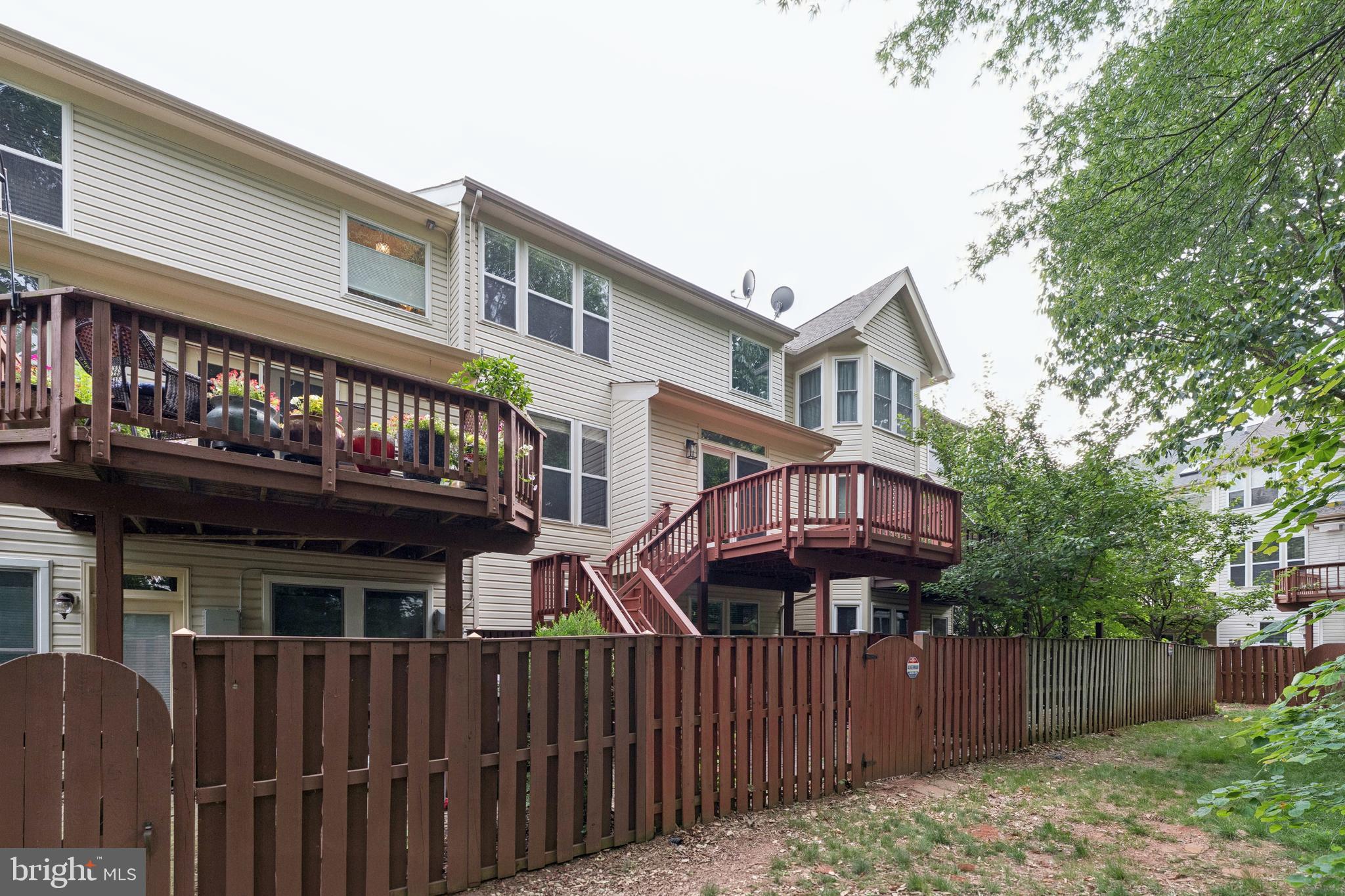 LOWES ISLAND - Residential