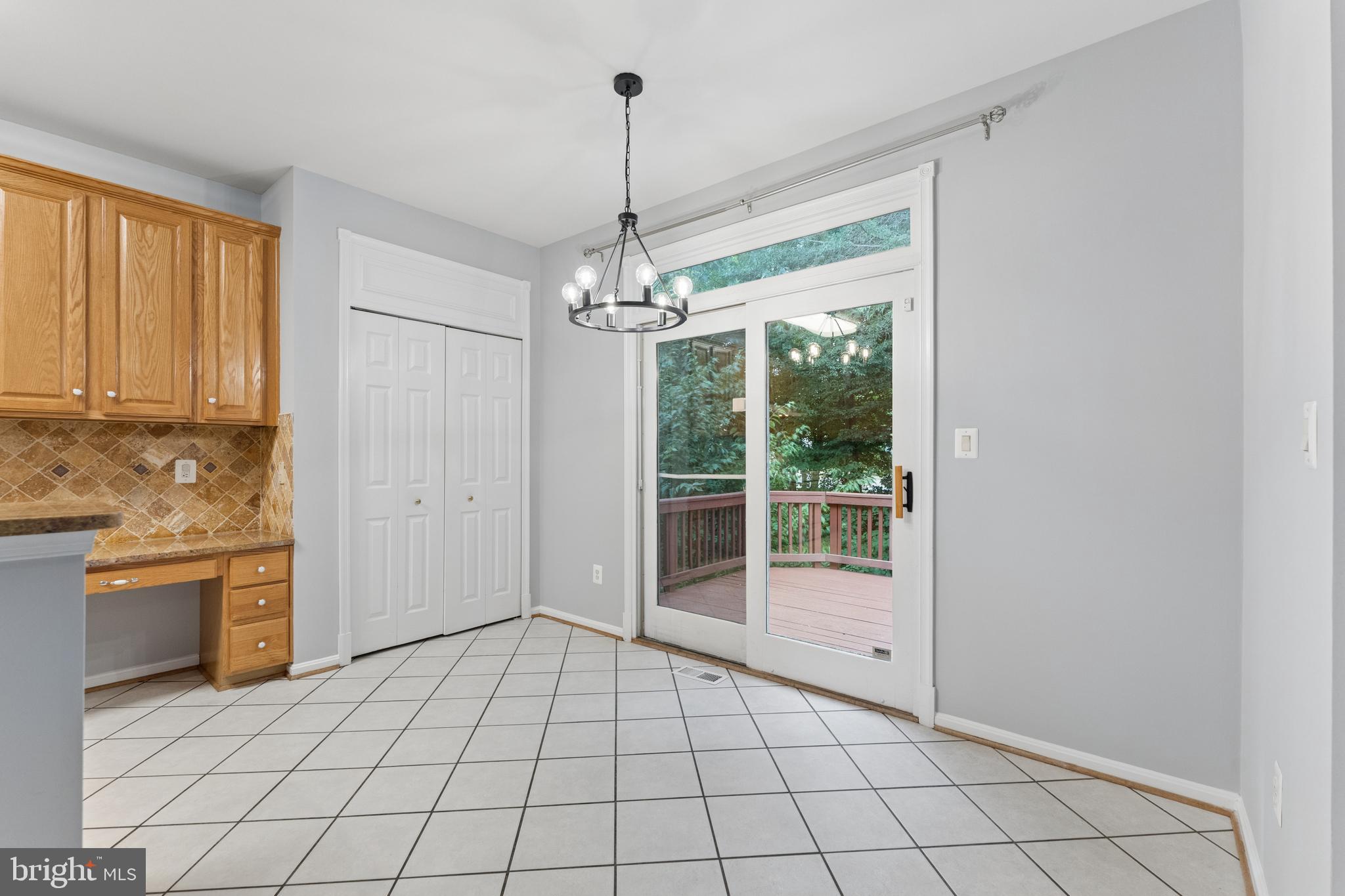 LOWES ISLAND - Residential