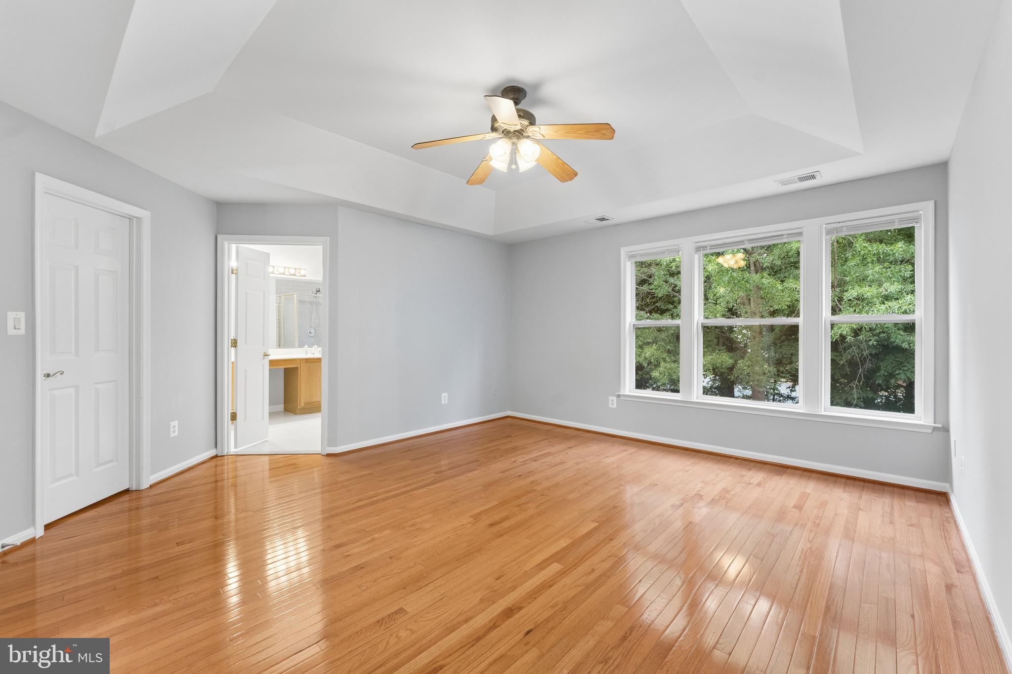 LOWES ISLAND - Residential