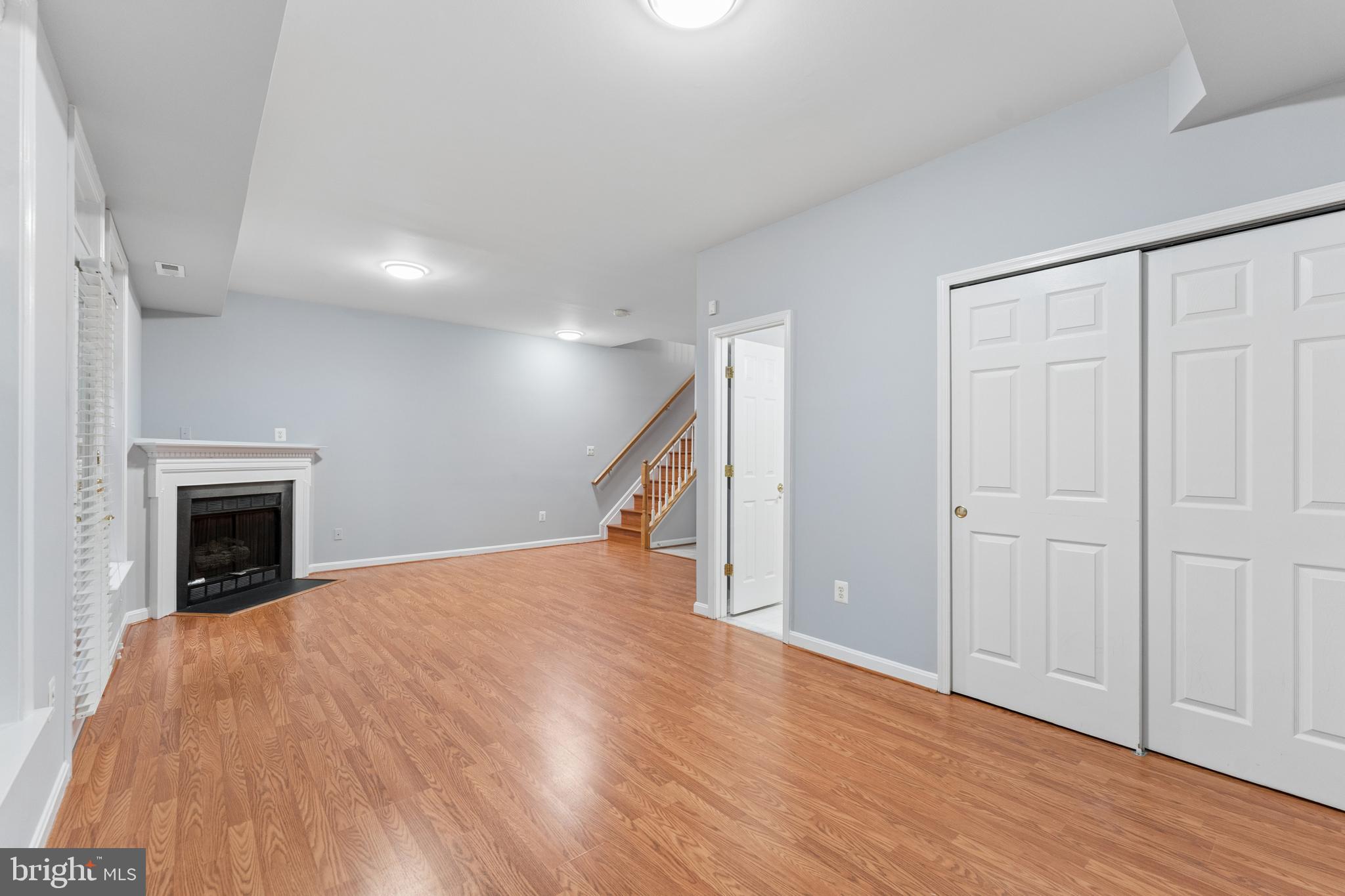 LOWES ISLAND - Residential