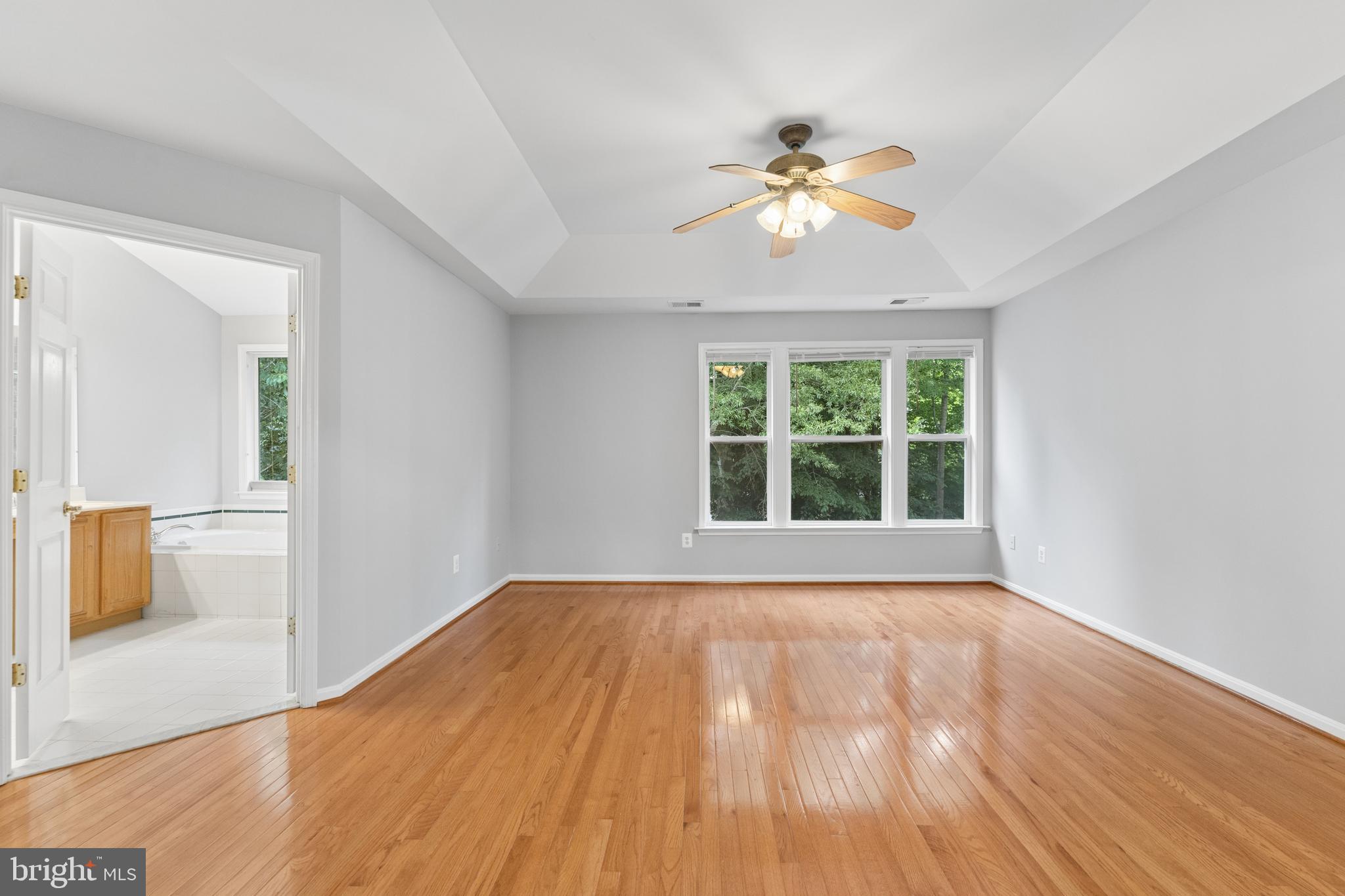 LOWES ISLAND - Residential
