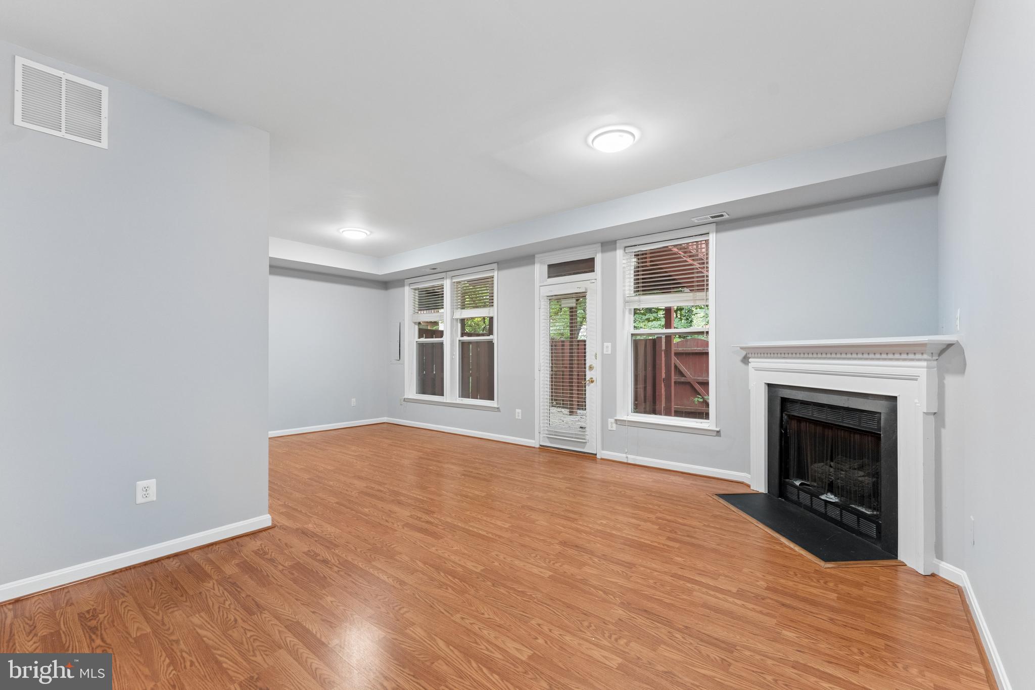LOWES ISLAND - Residential