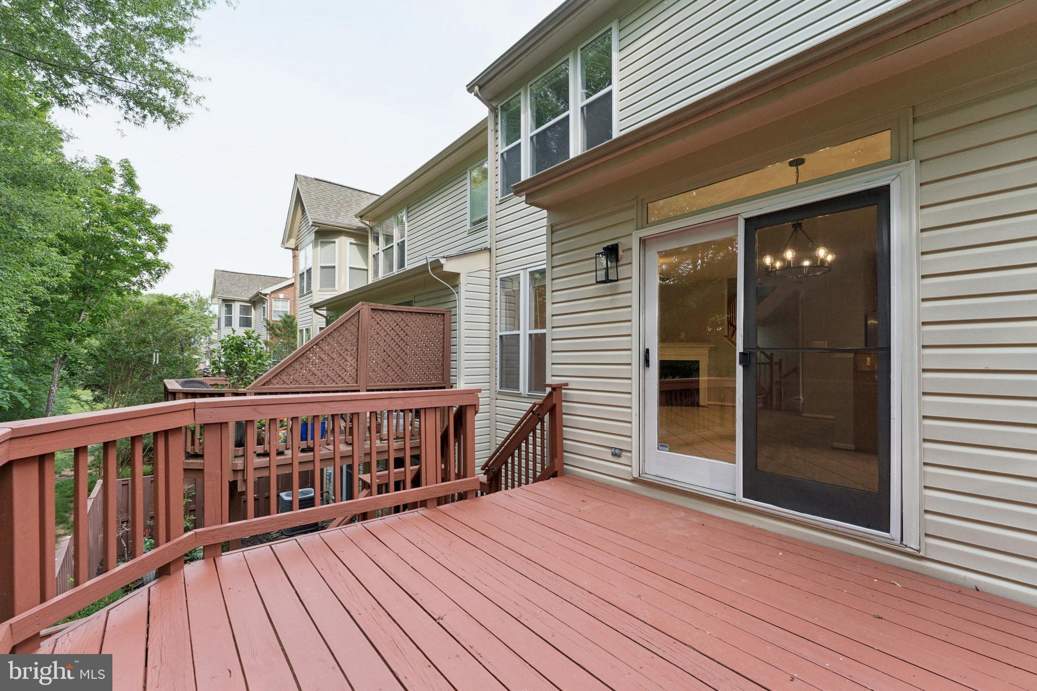LOWES ISLAND - Residential