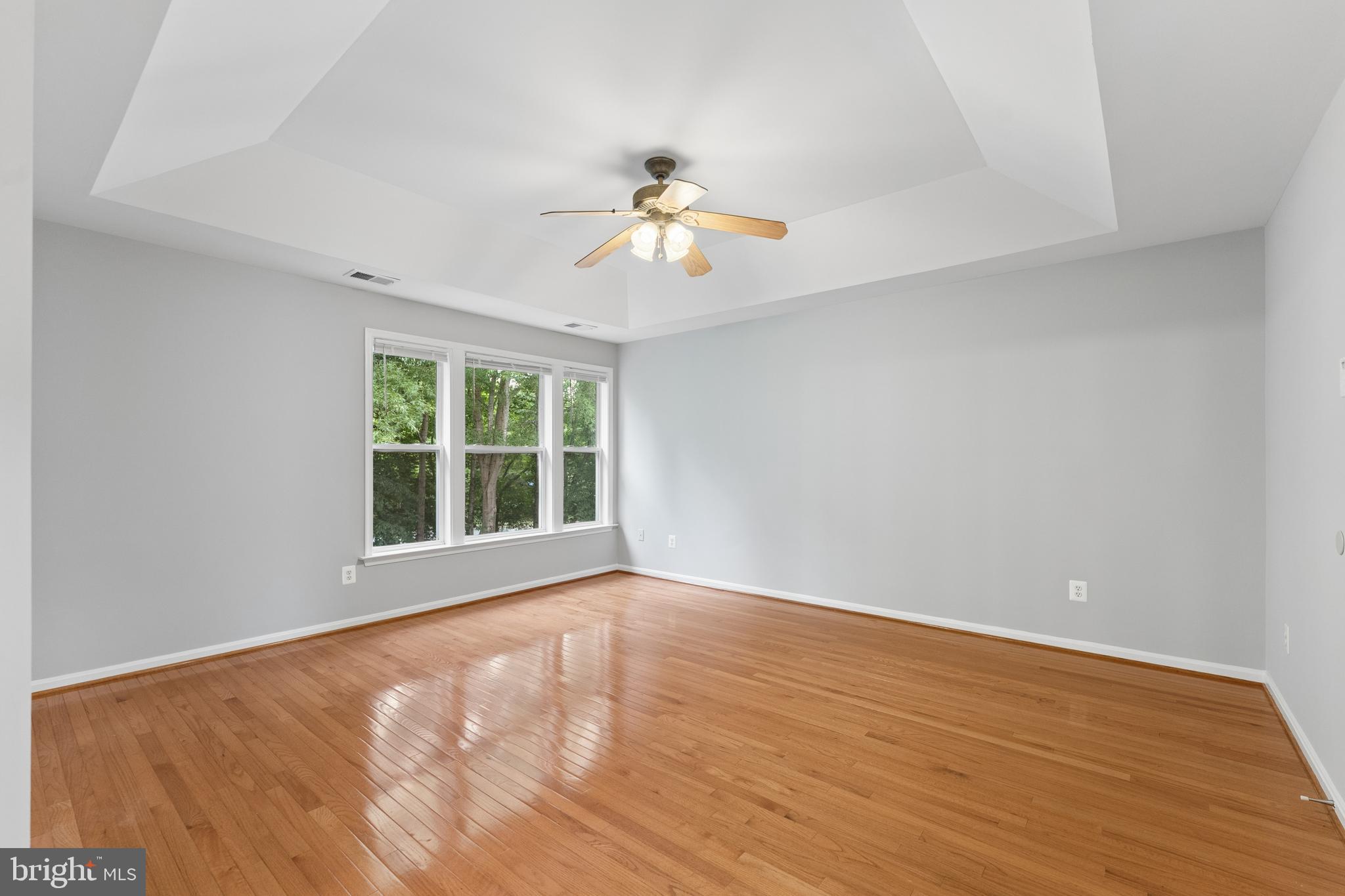 LOWES ISLAND - Residential