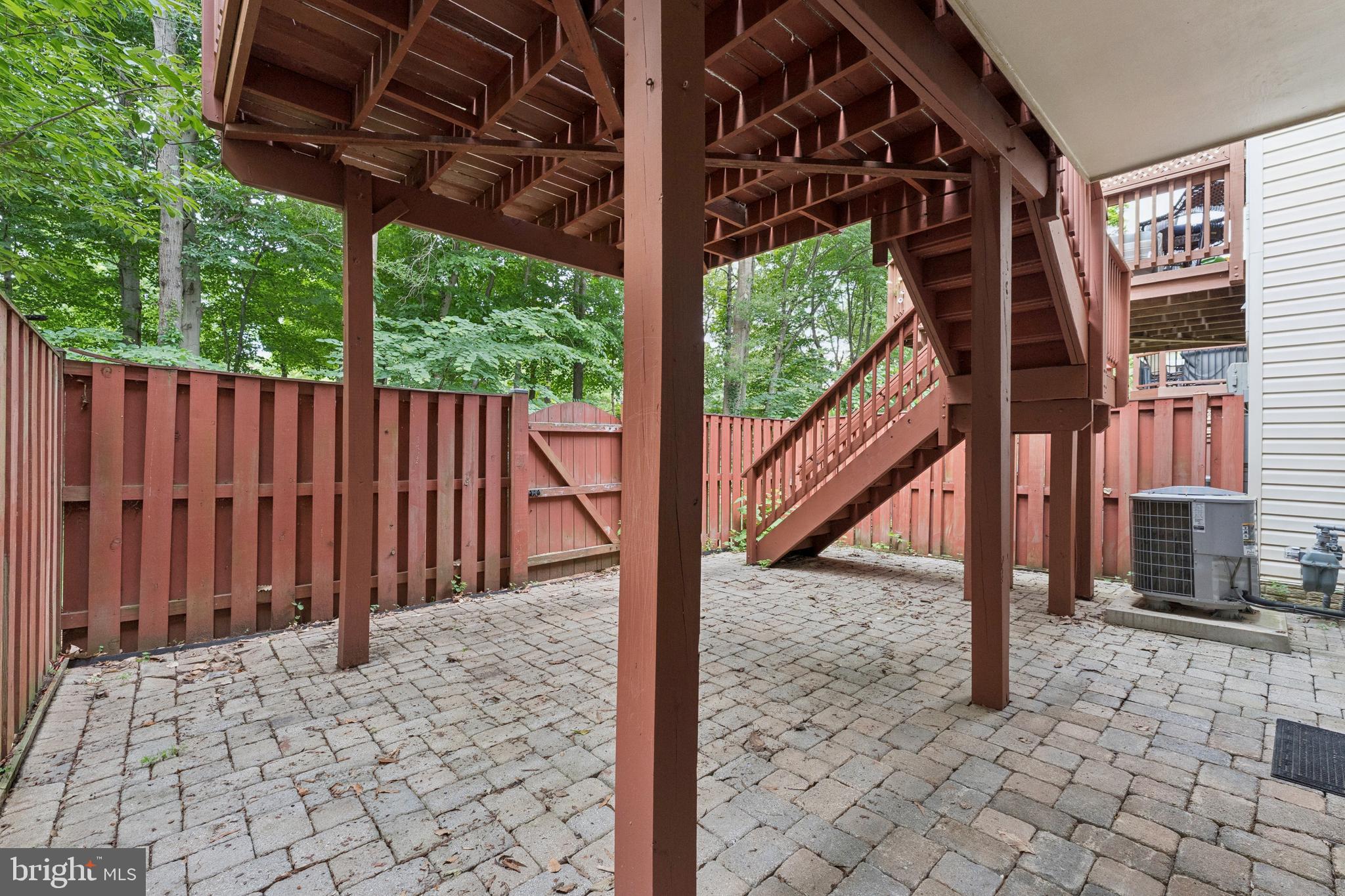 LOWES ISLAND - Residential