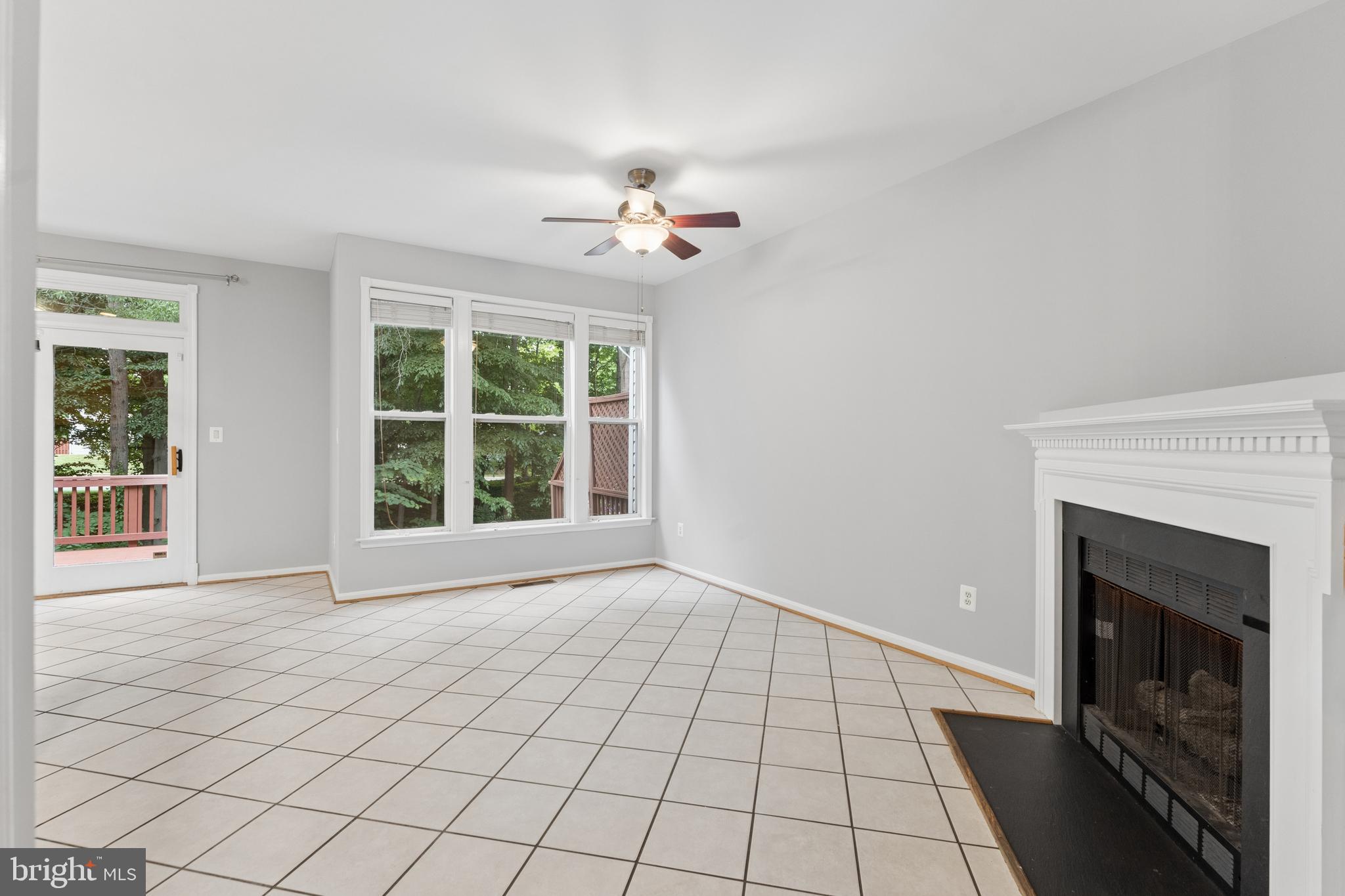 LOWES ISLAND - Residential