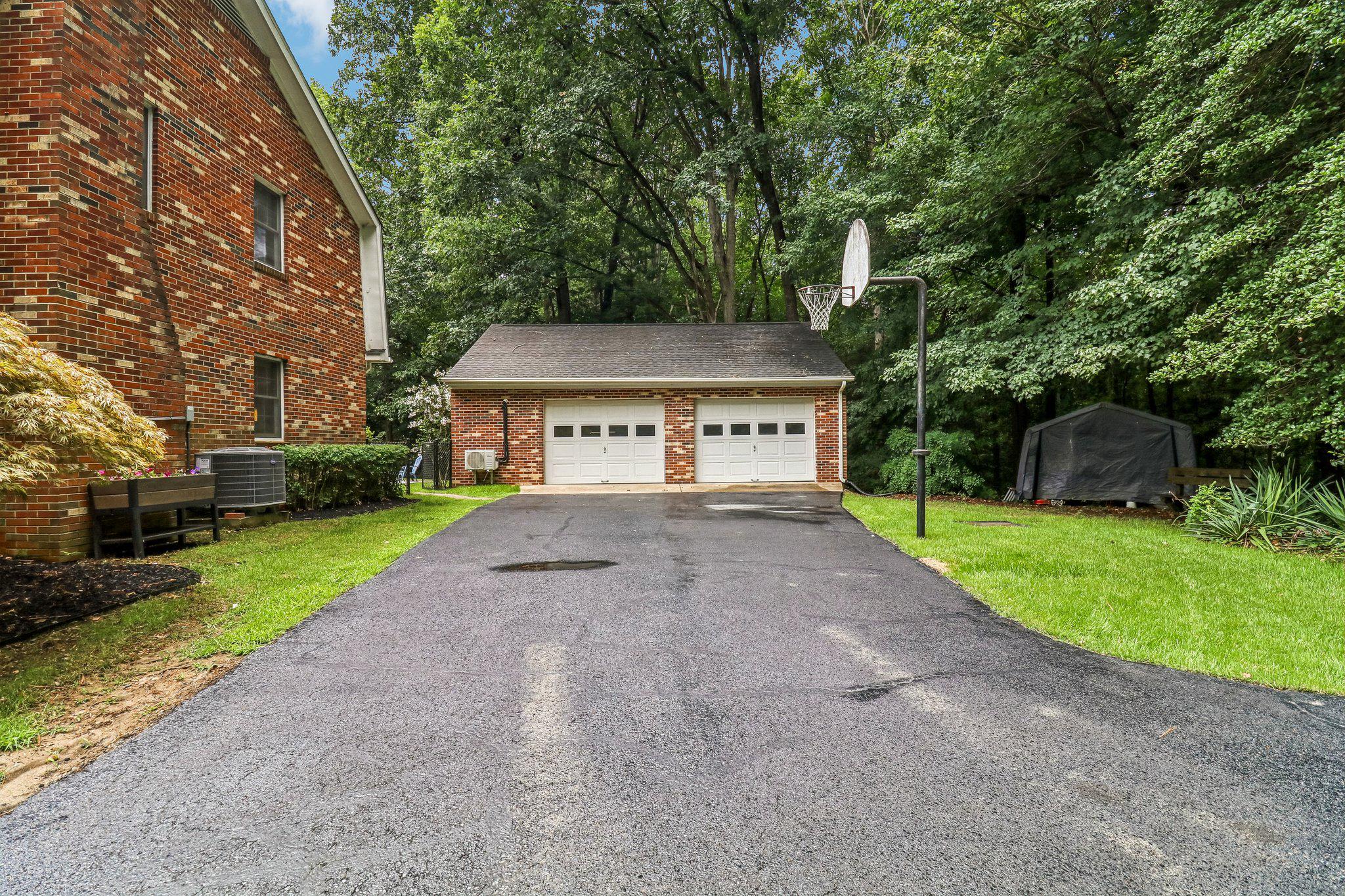 BRYNWOOD FARM ESTATES - Residential