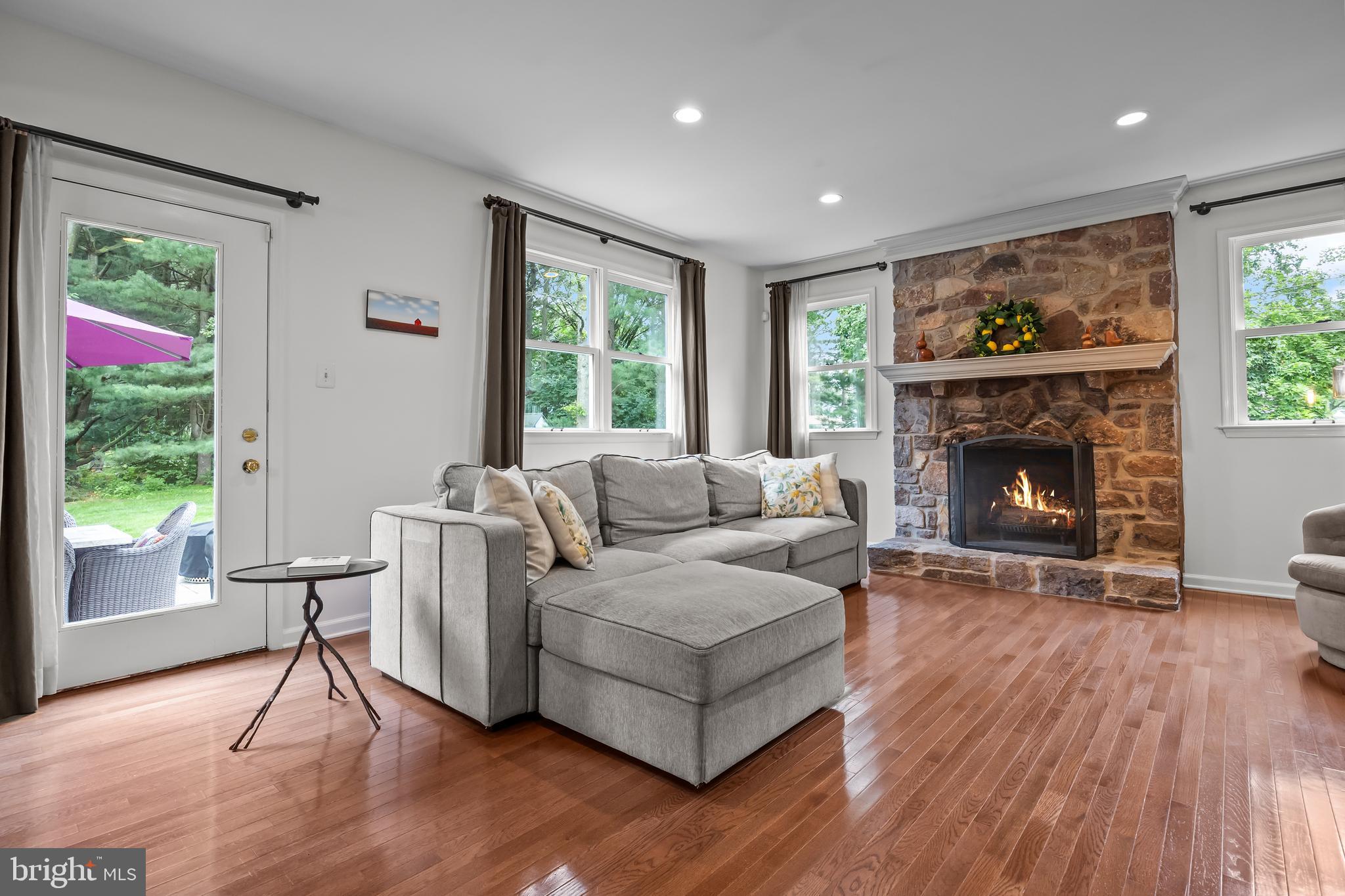 RIVER KNOLL - Residential