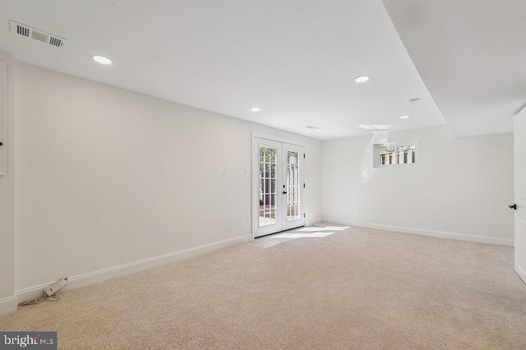 LAKE BRADDOCK - Residential