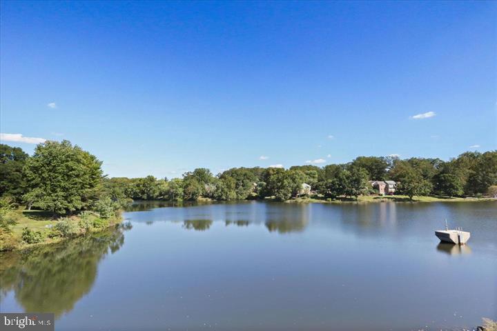 LAKE BRADDOCK - Residential