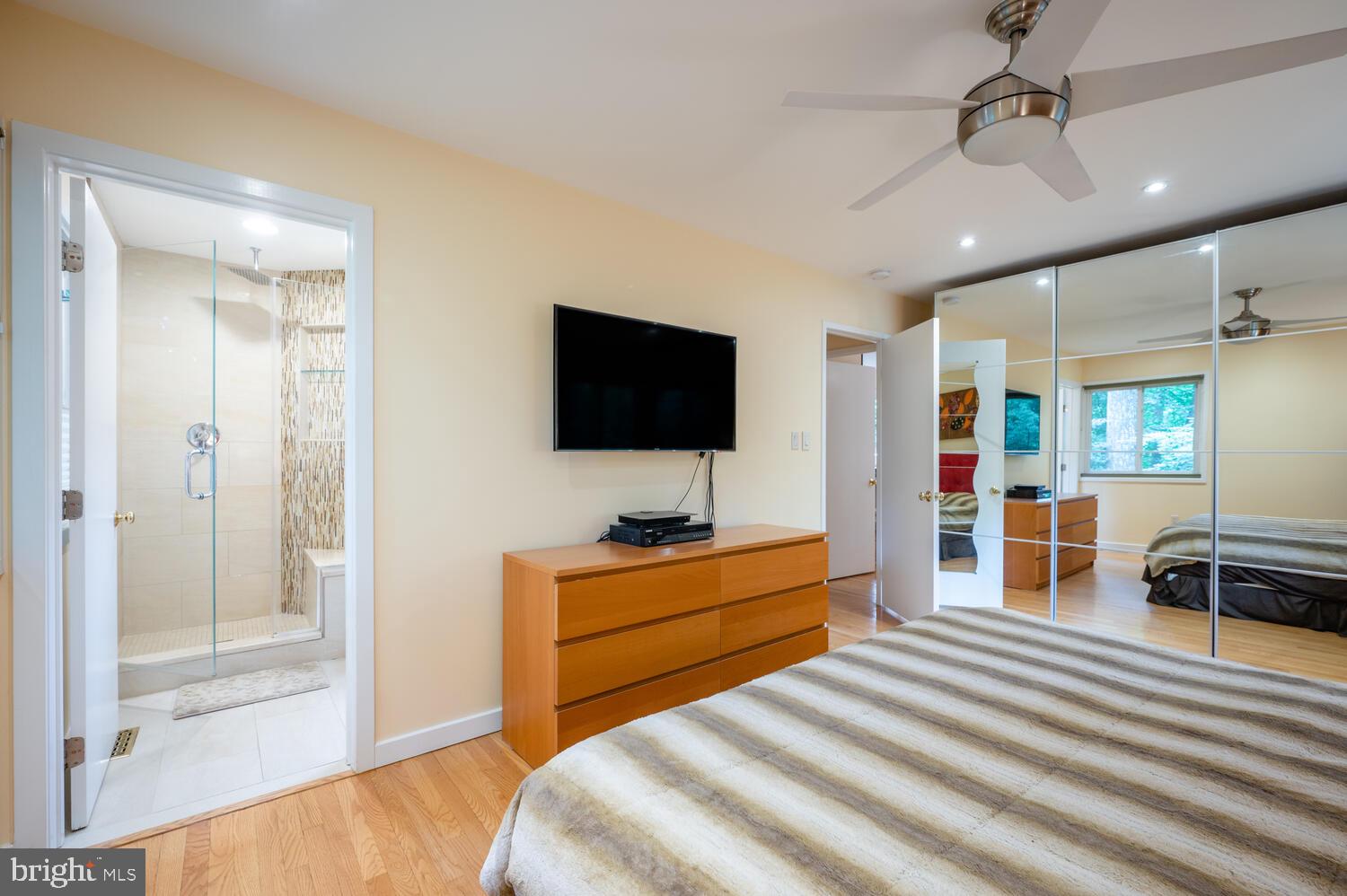 CARDEROCK SPRINGS - Residential