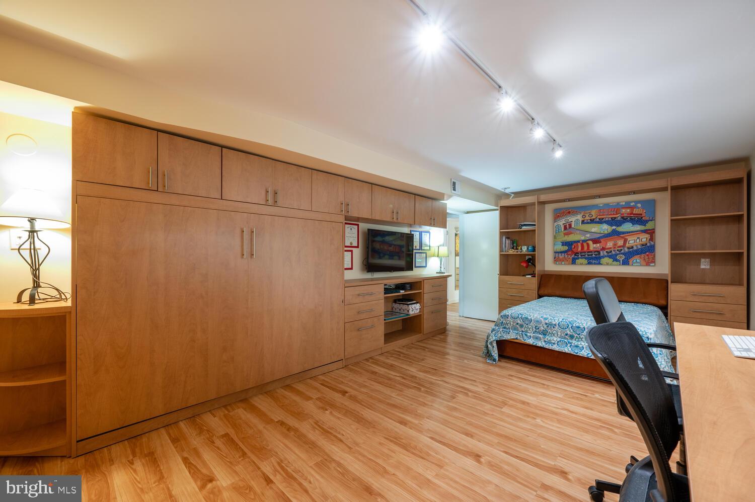 CARDEROCK SPRINGS - Residential