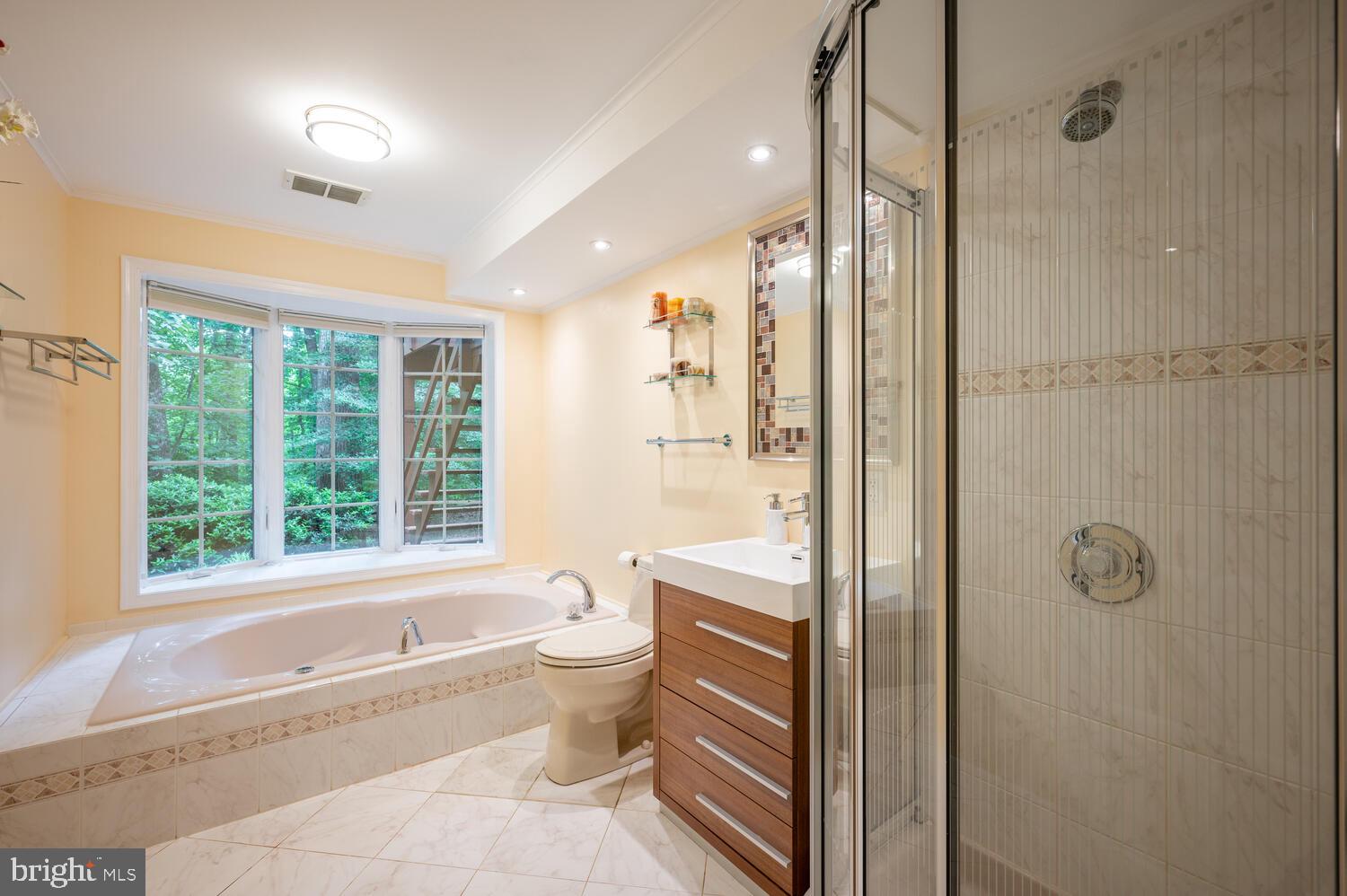 CARDEROCK SPRINGS - Residential