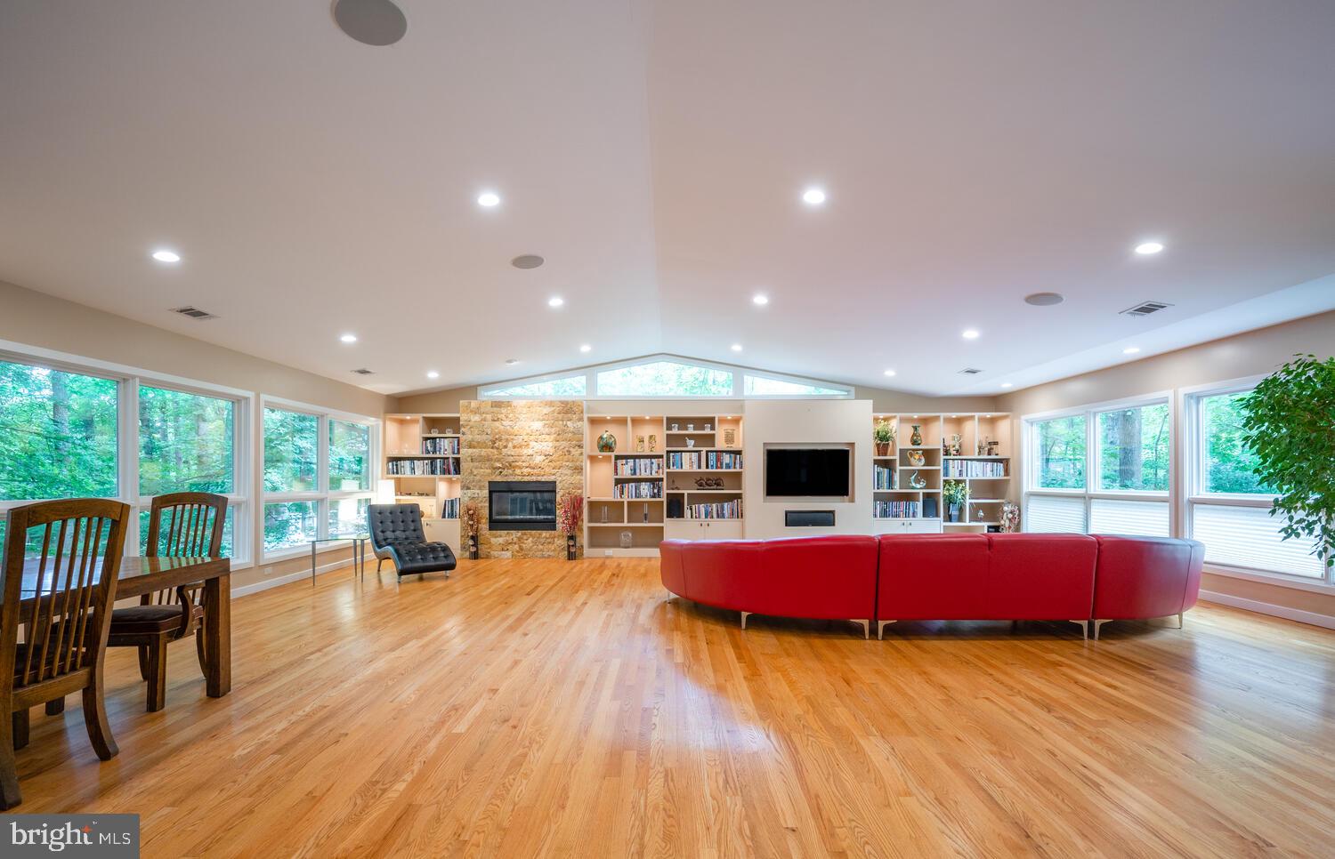 CARDEROCK SPRINGS - Residential