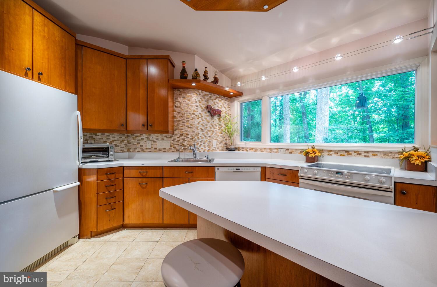 CARDEROCK SPRINGS - Residential