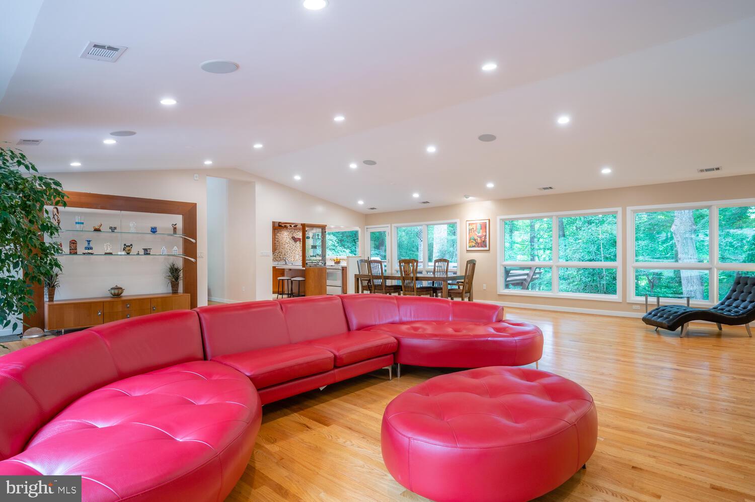 CARDEROCK SPRINGS - Residential