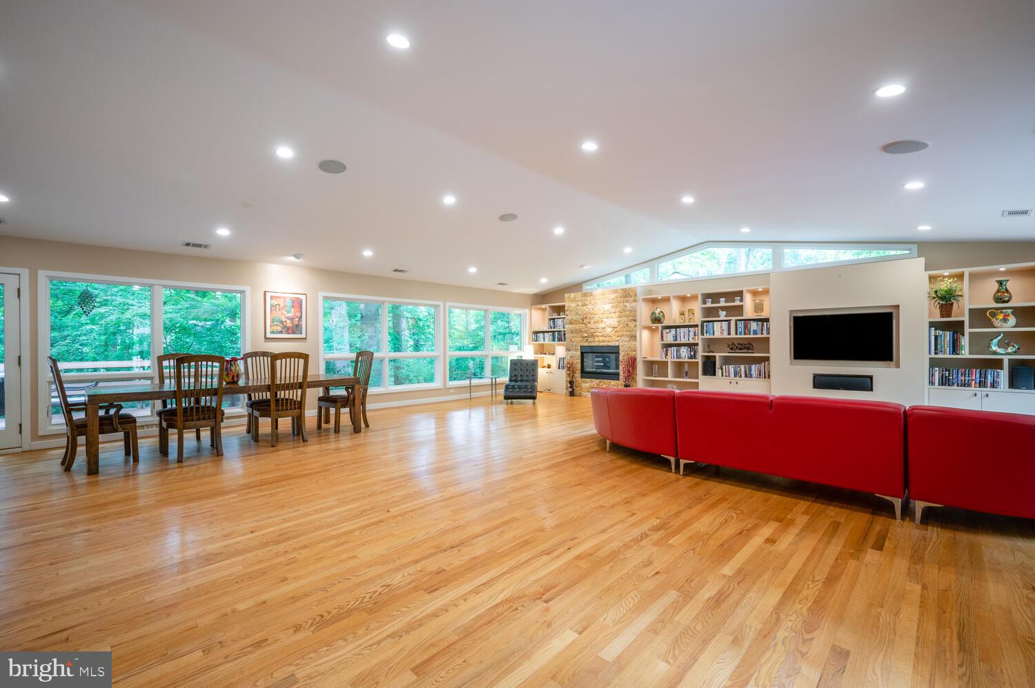 CARDEROCK SPRINGS - Residential