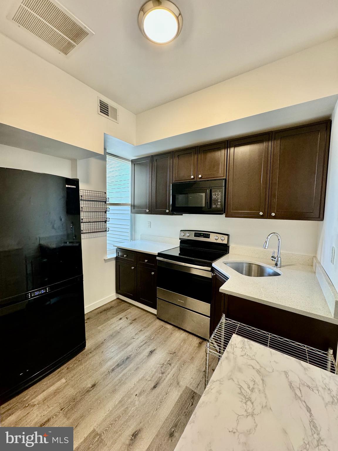 TEMPLE UNIVERSITY - Residential Lease