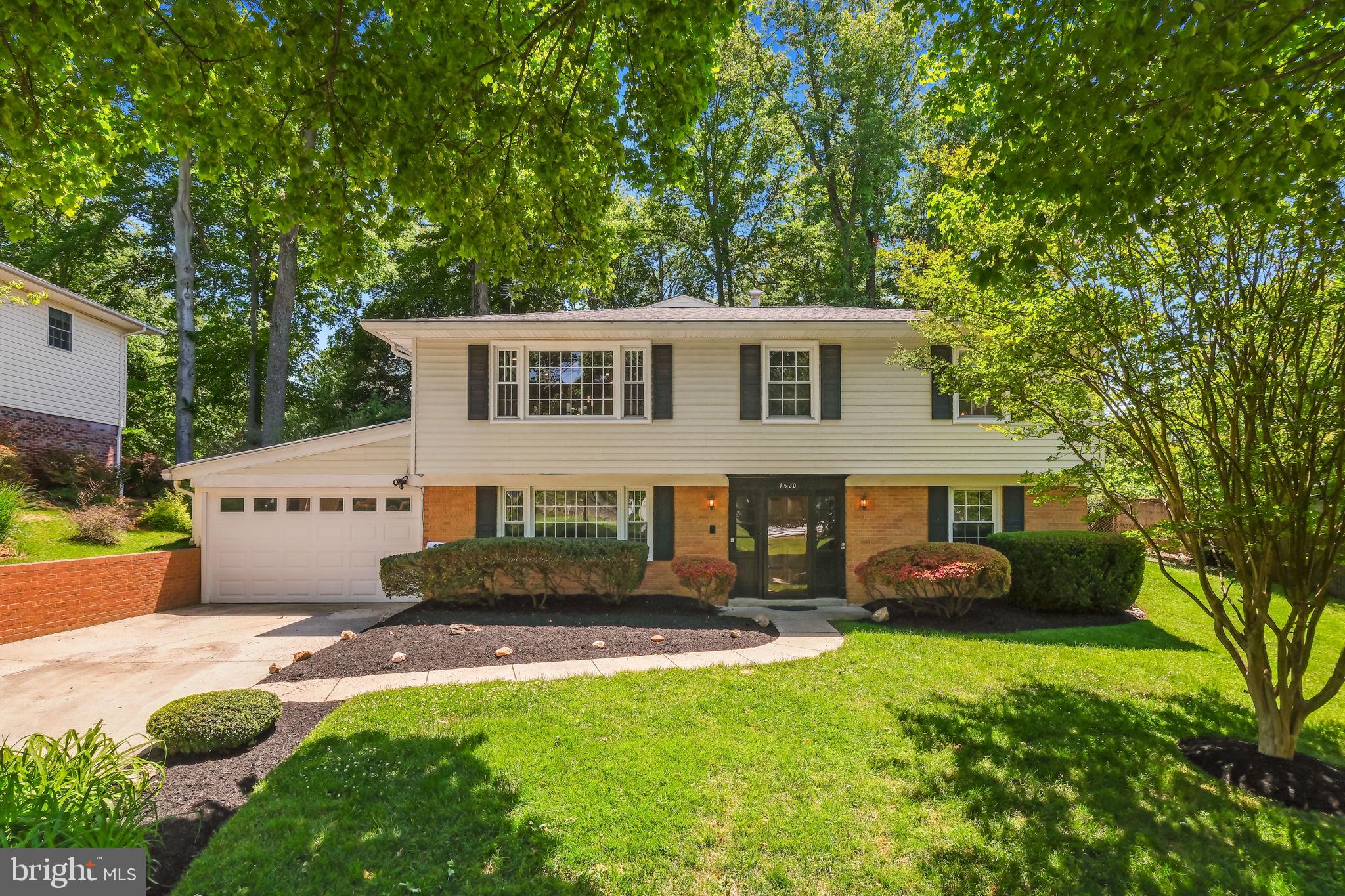 BEL PRE WOODS - Residential