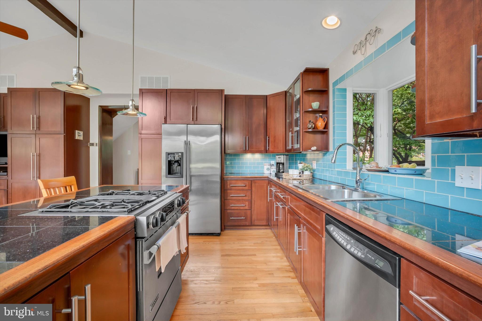 ROSEWOOD - Residential