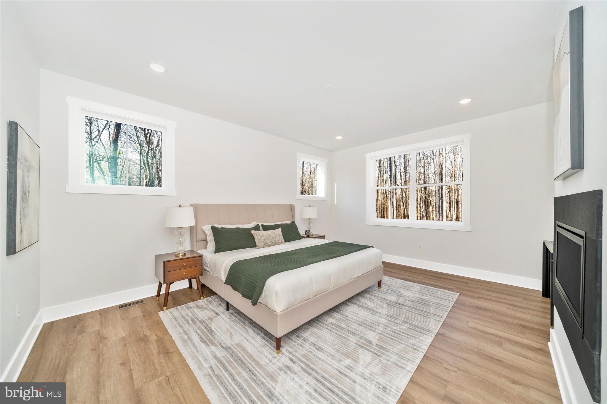 PEA NECK - Residential