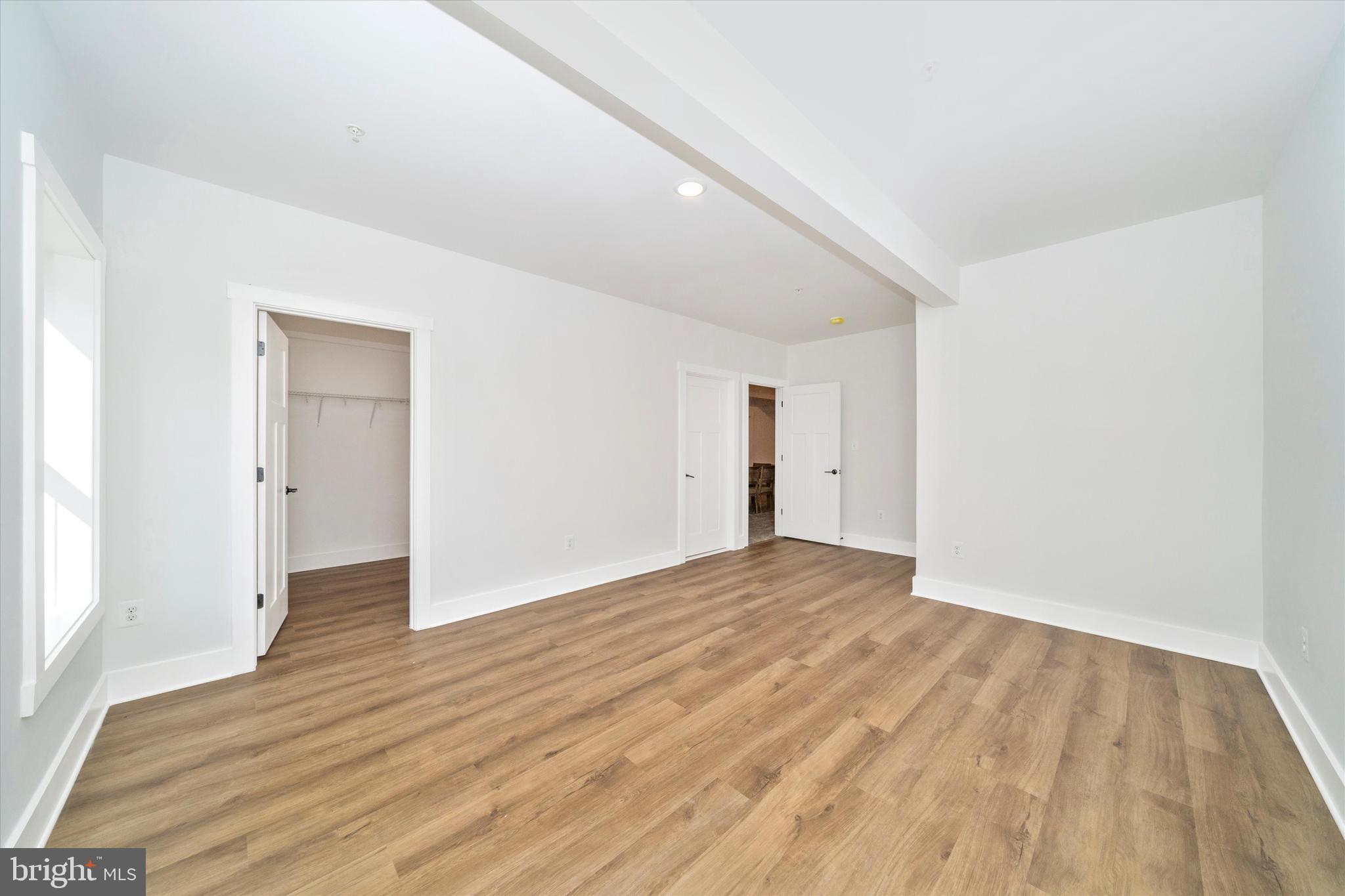 PEA NECK - Residential