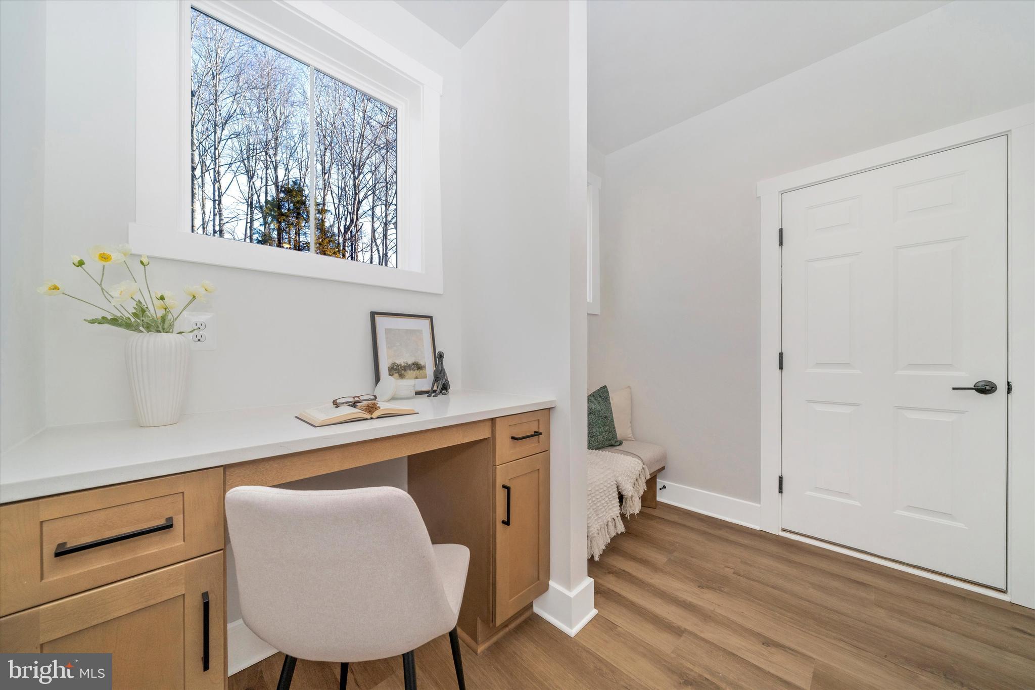 PEA NECK - Residential