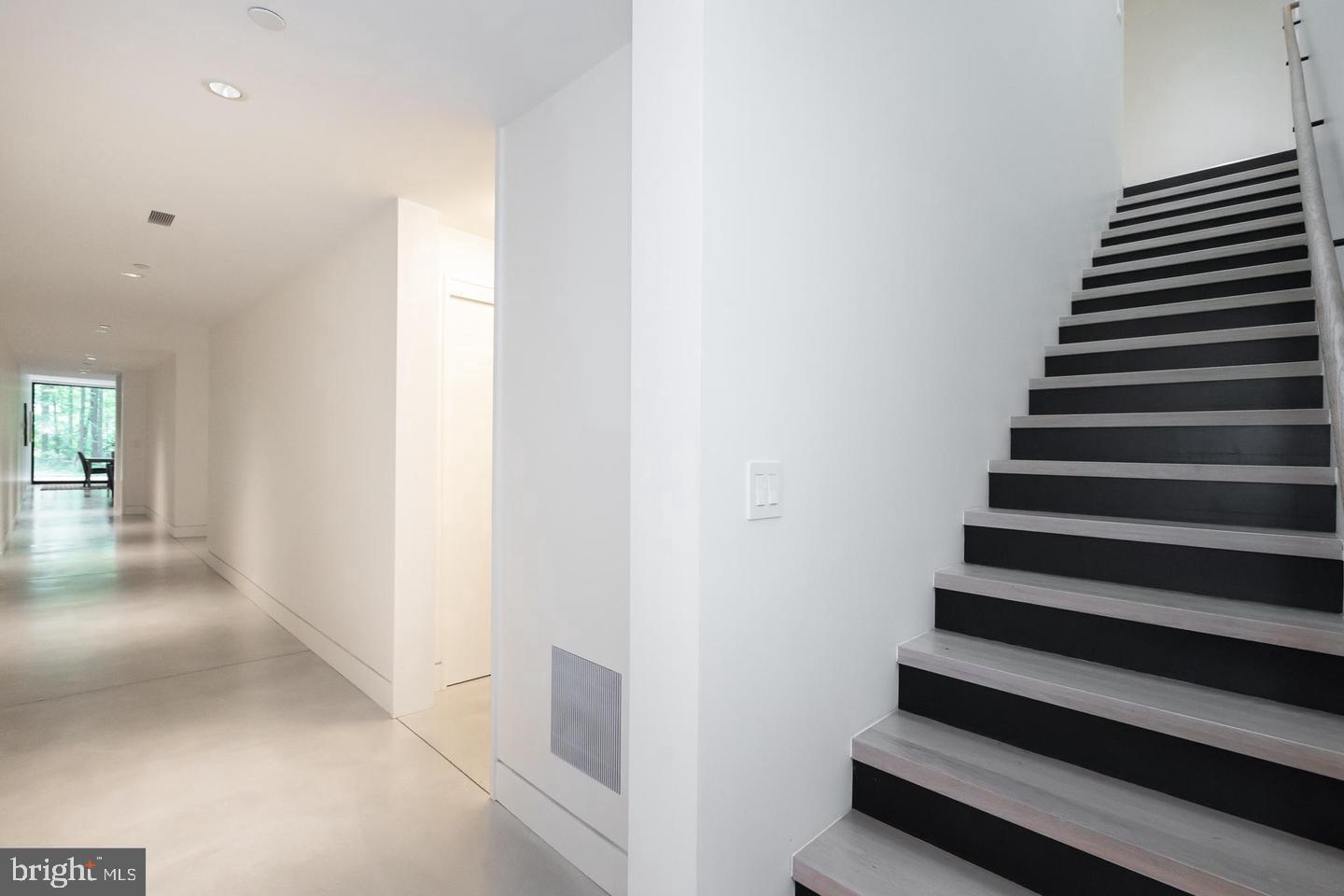 DARNESTOWN OUTSIDE - Residential