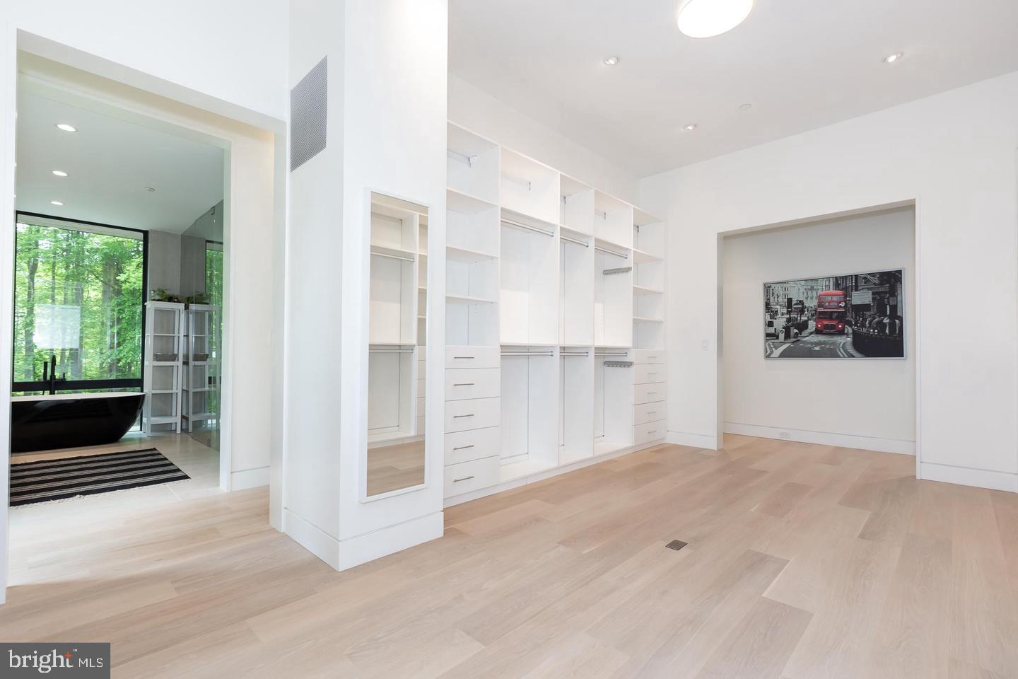 DARNESTOWN OUTSIDE - Residential
