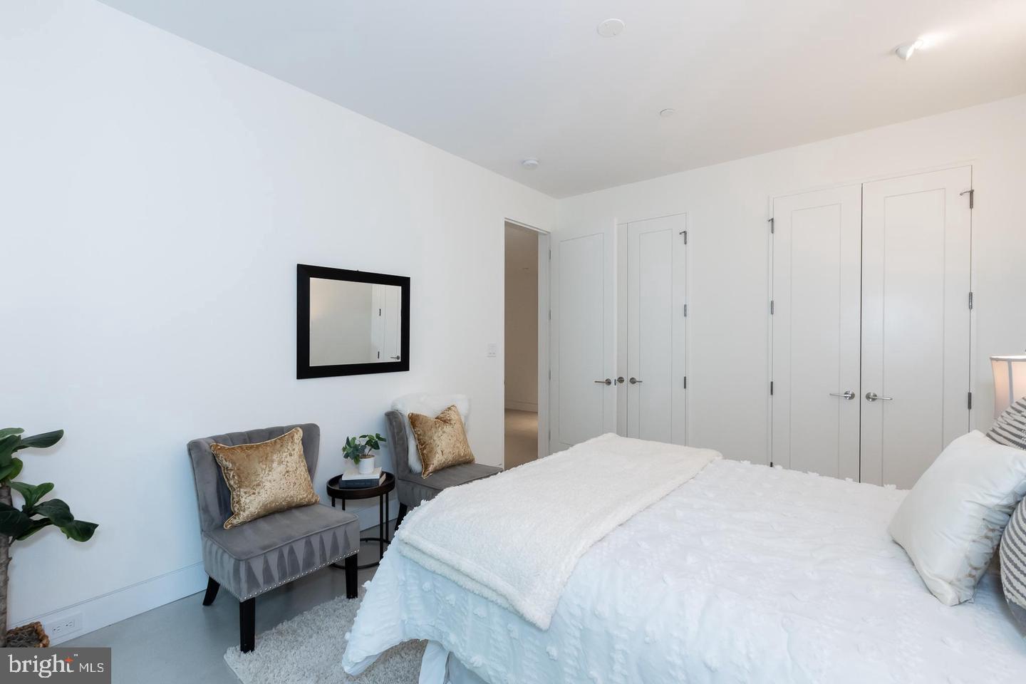 DARNESTOWN OUTSIDE - Residential