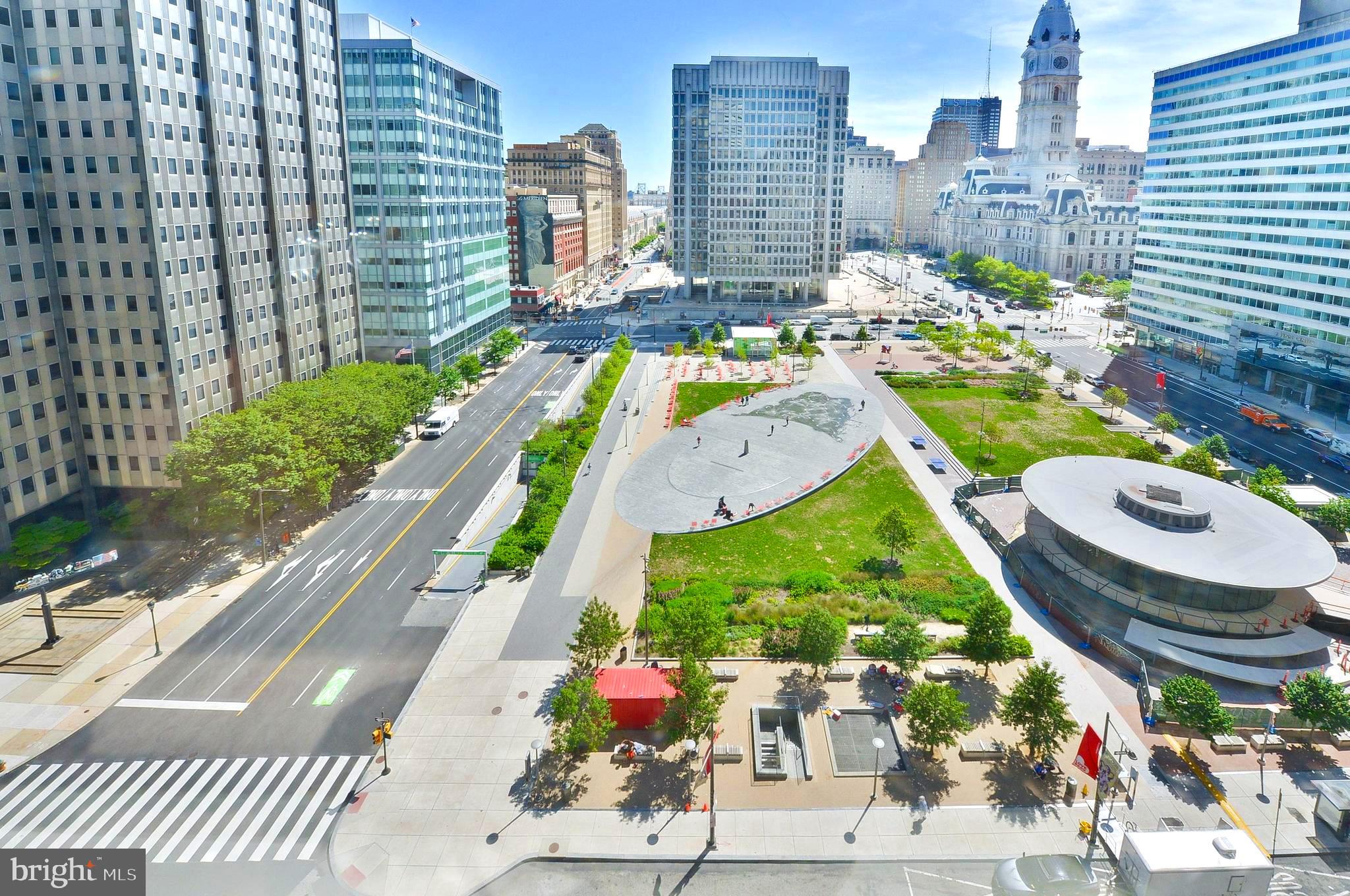 LOGAN SQUARE - Residential