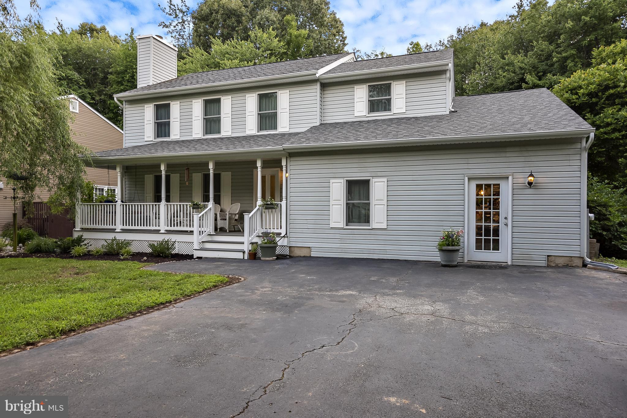 TIFFANY WOODS - Residential