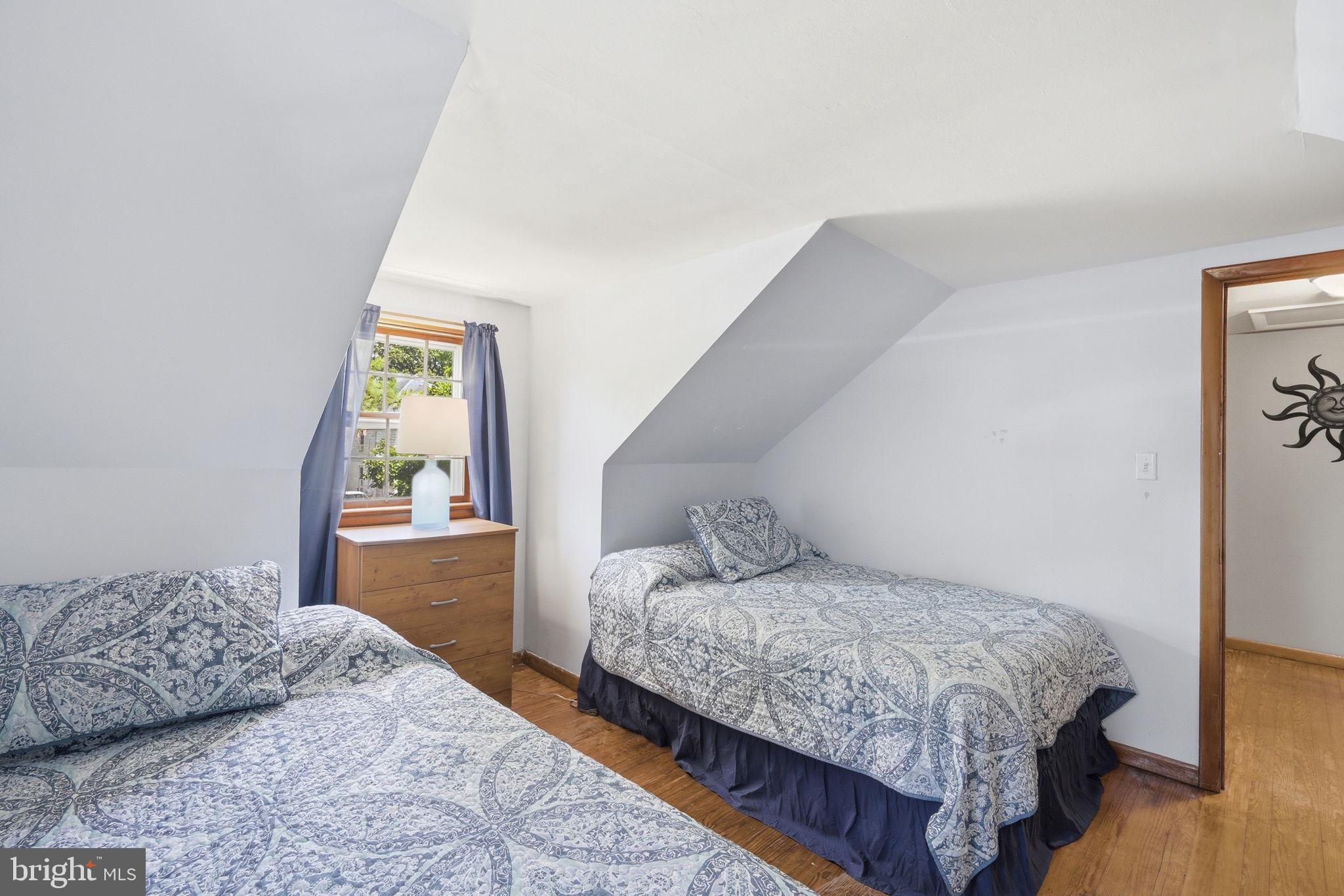 ROCK HALL - Residential